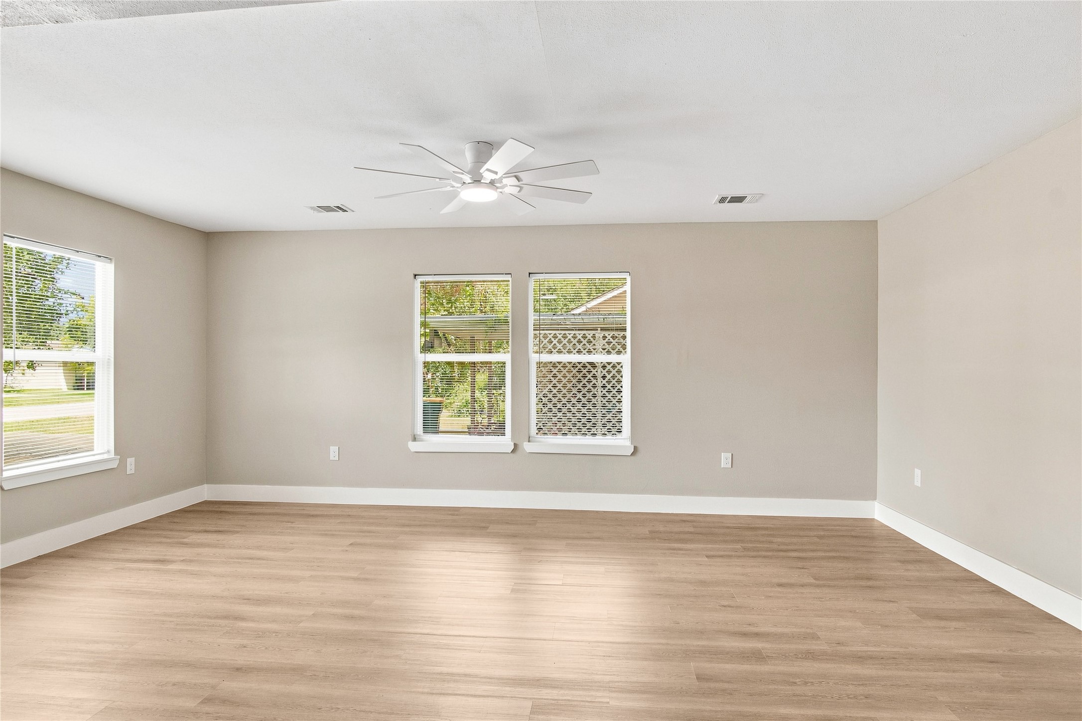 2803 S Houston Drive Property Photo 14