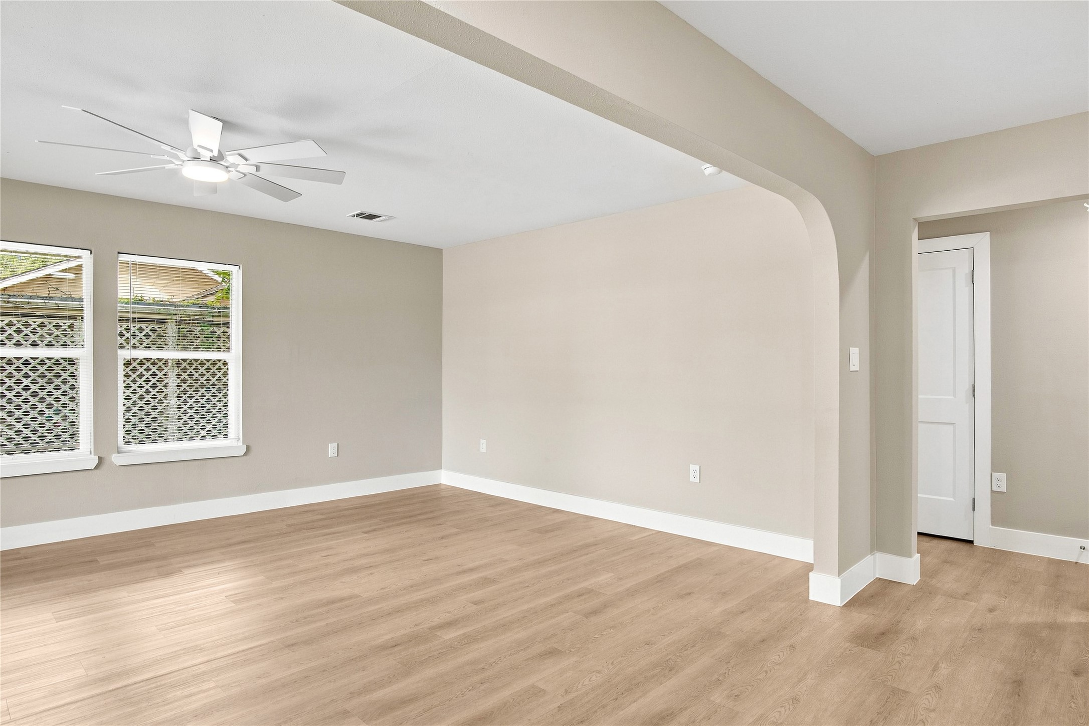 2803 S Houston Drive Property Photo 15