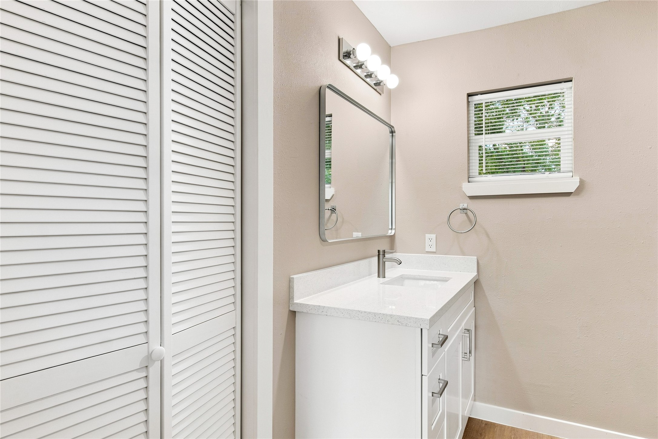 2803 S Houston Drive Property Photo 18
