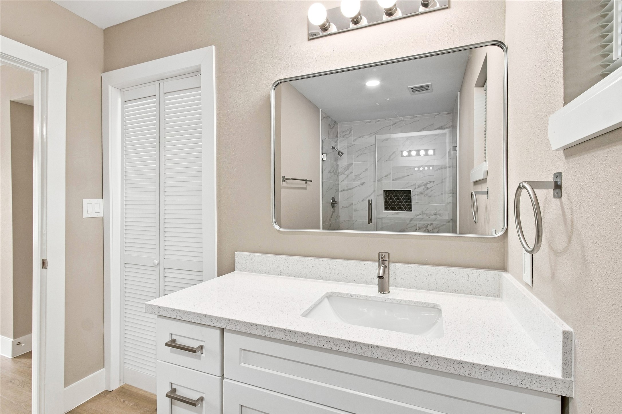 2803 S Houston Drive Property Photo 24