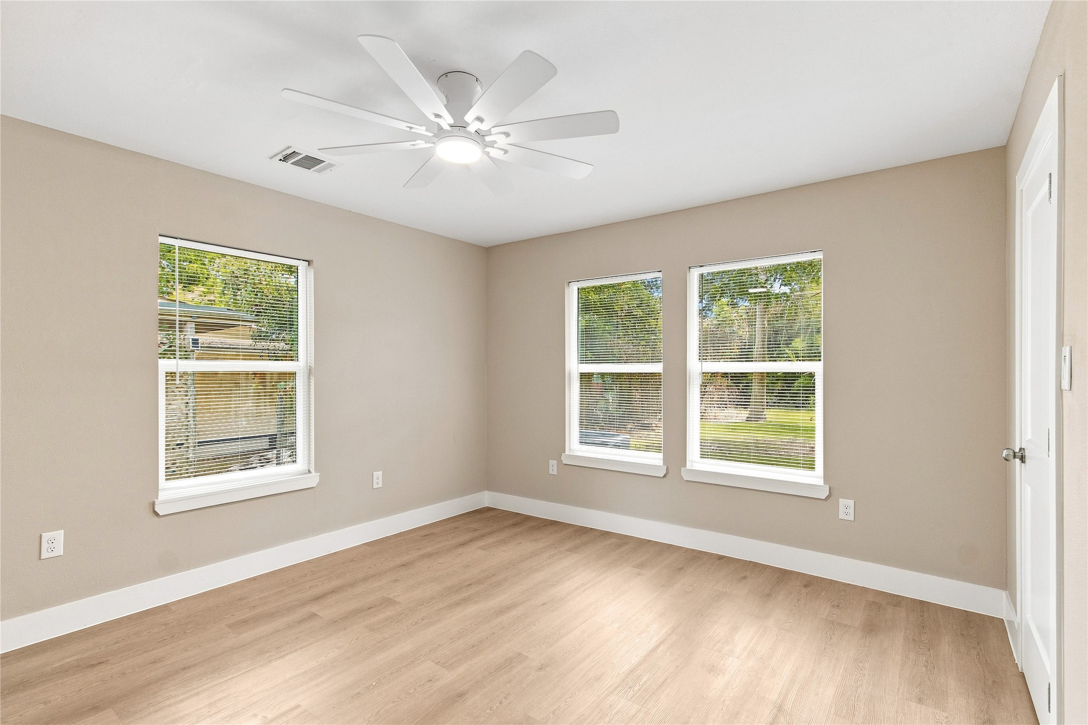 2803 S Houston Drive Property Photo 28