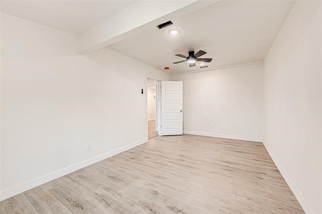 7010 S Hall Street Property Photo 11