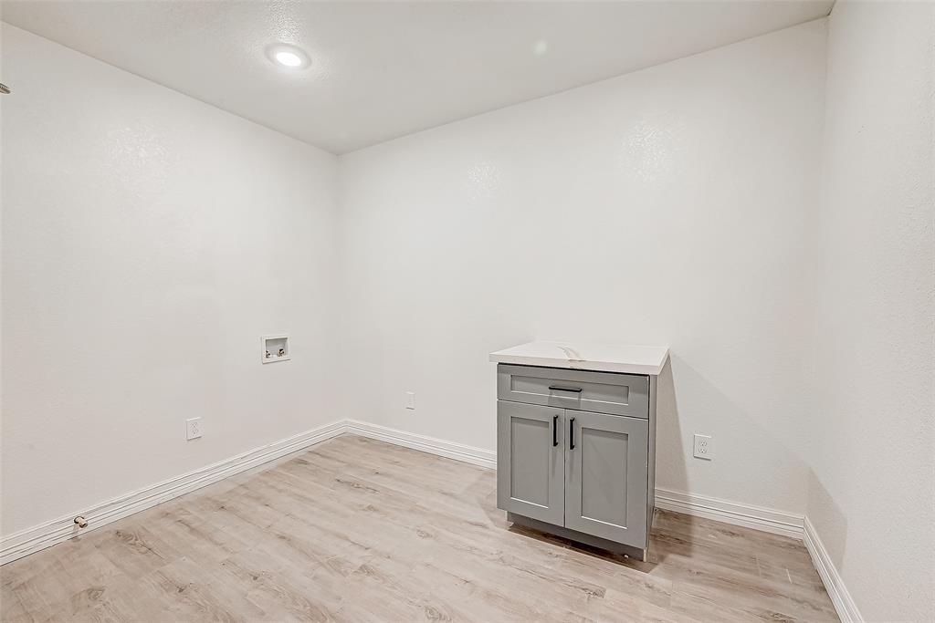 7010 S Hall Street Property Photo 18