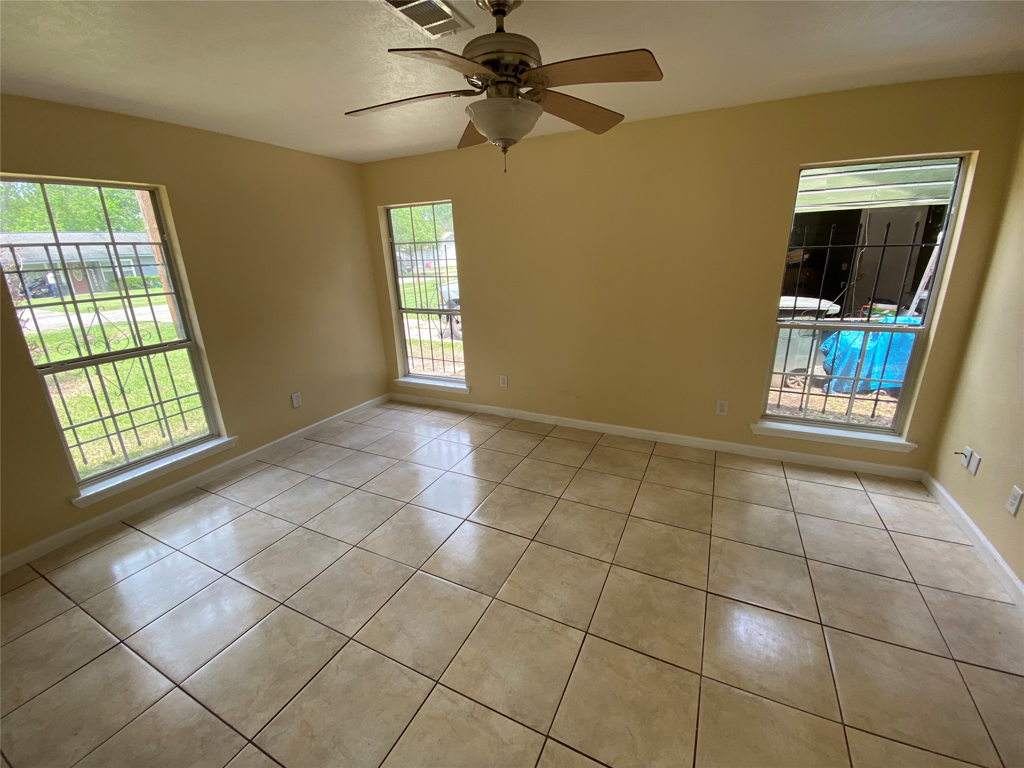 1195 Gunter Street Property Photo 6