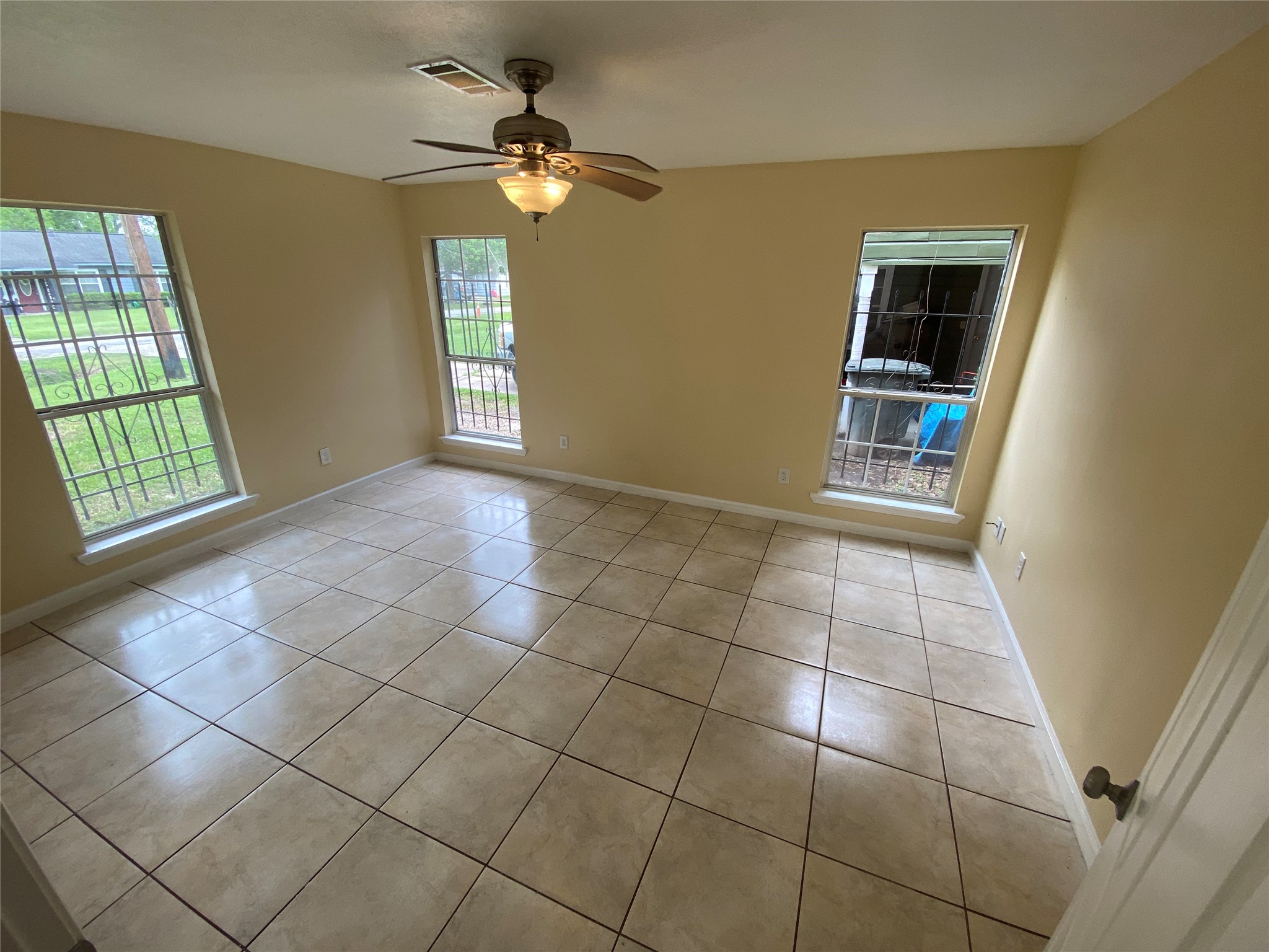 1195 Gunter Street Property Photo 8