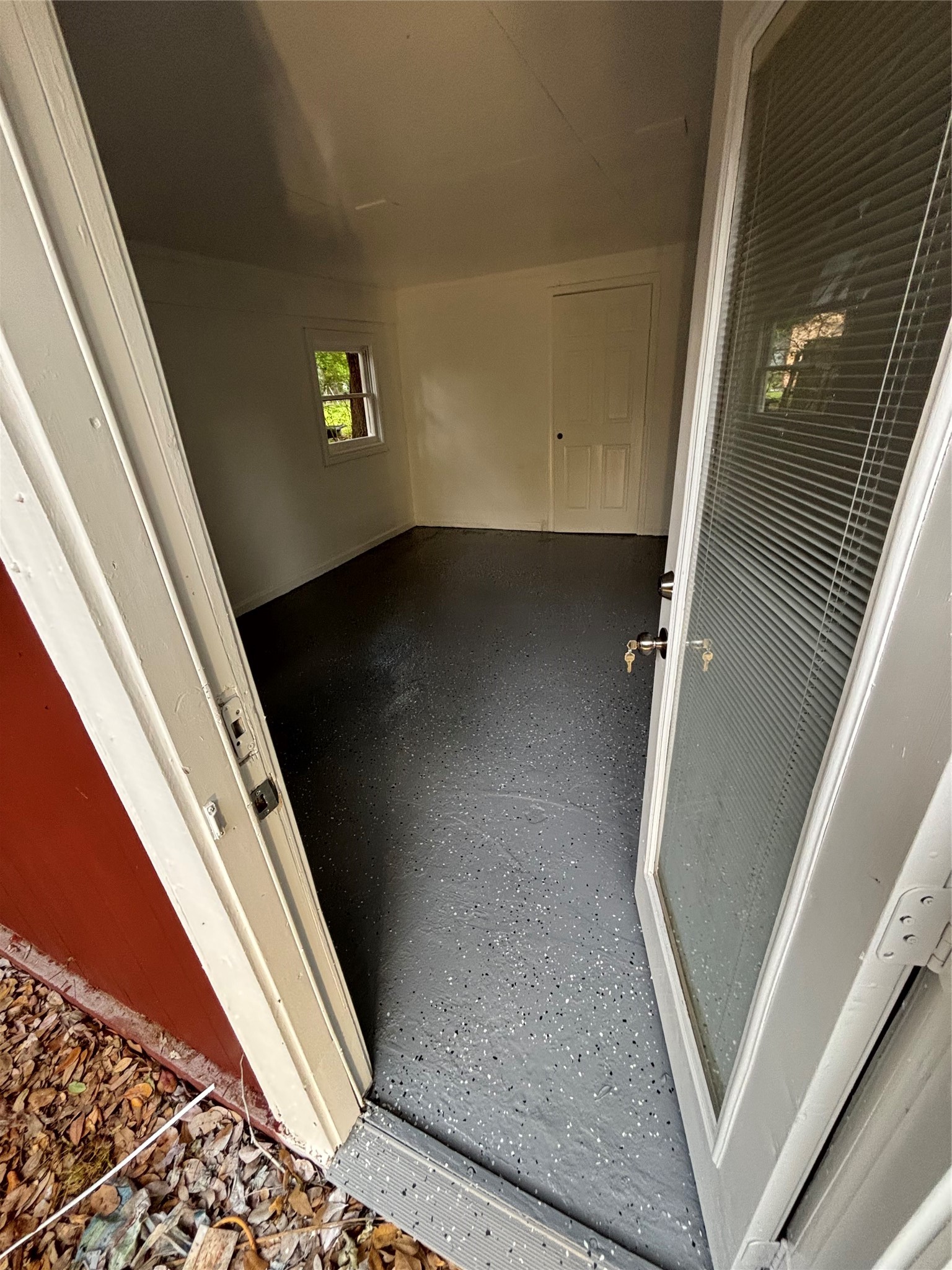 1195 Gunter Street Property Photo 11