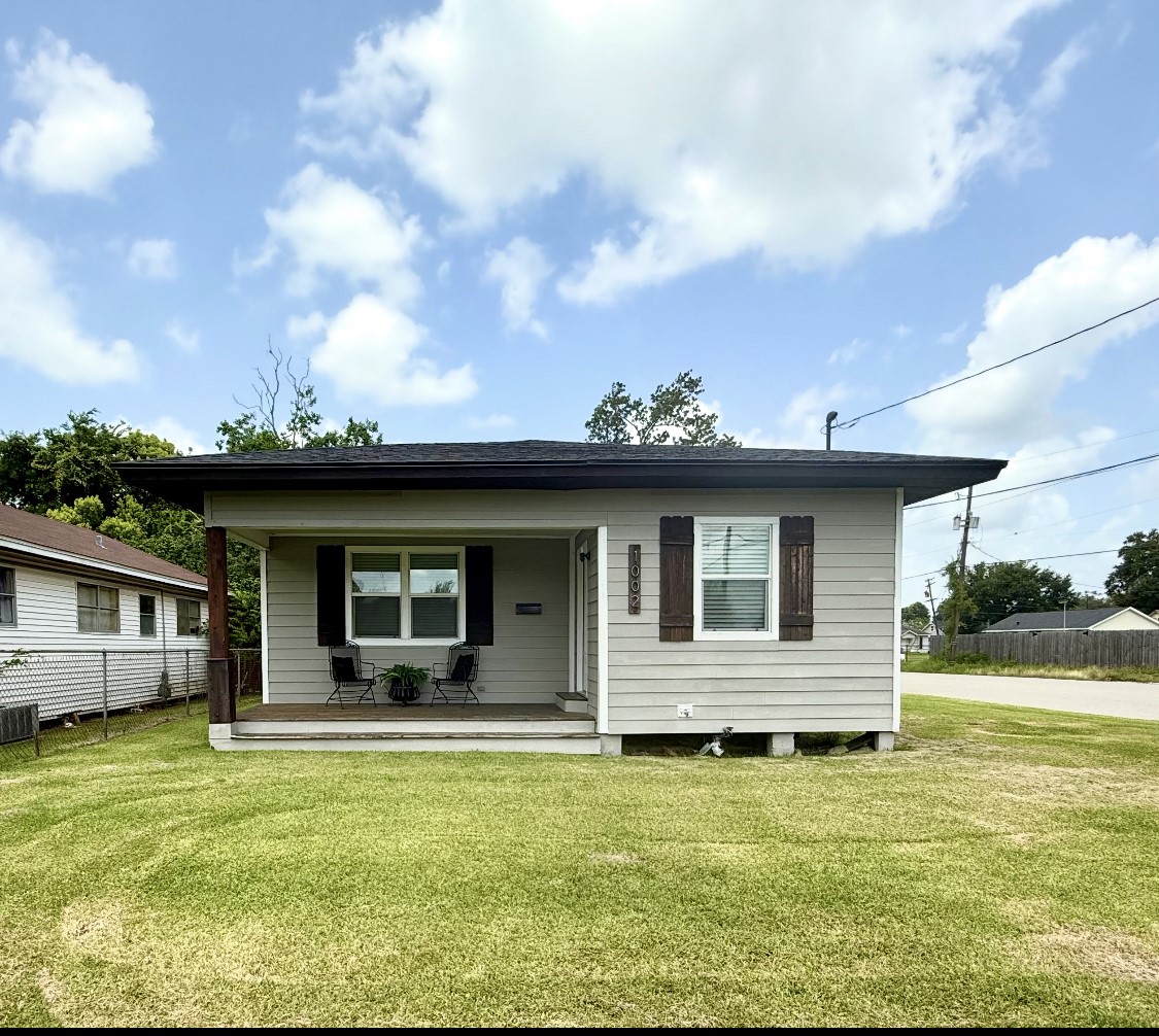 1002 Block Street Property Photo 1