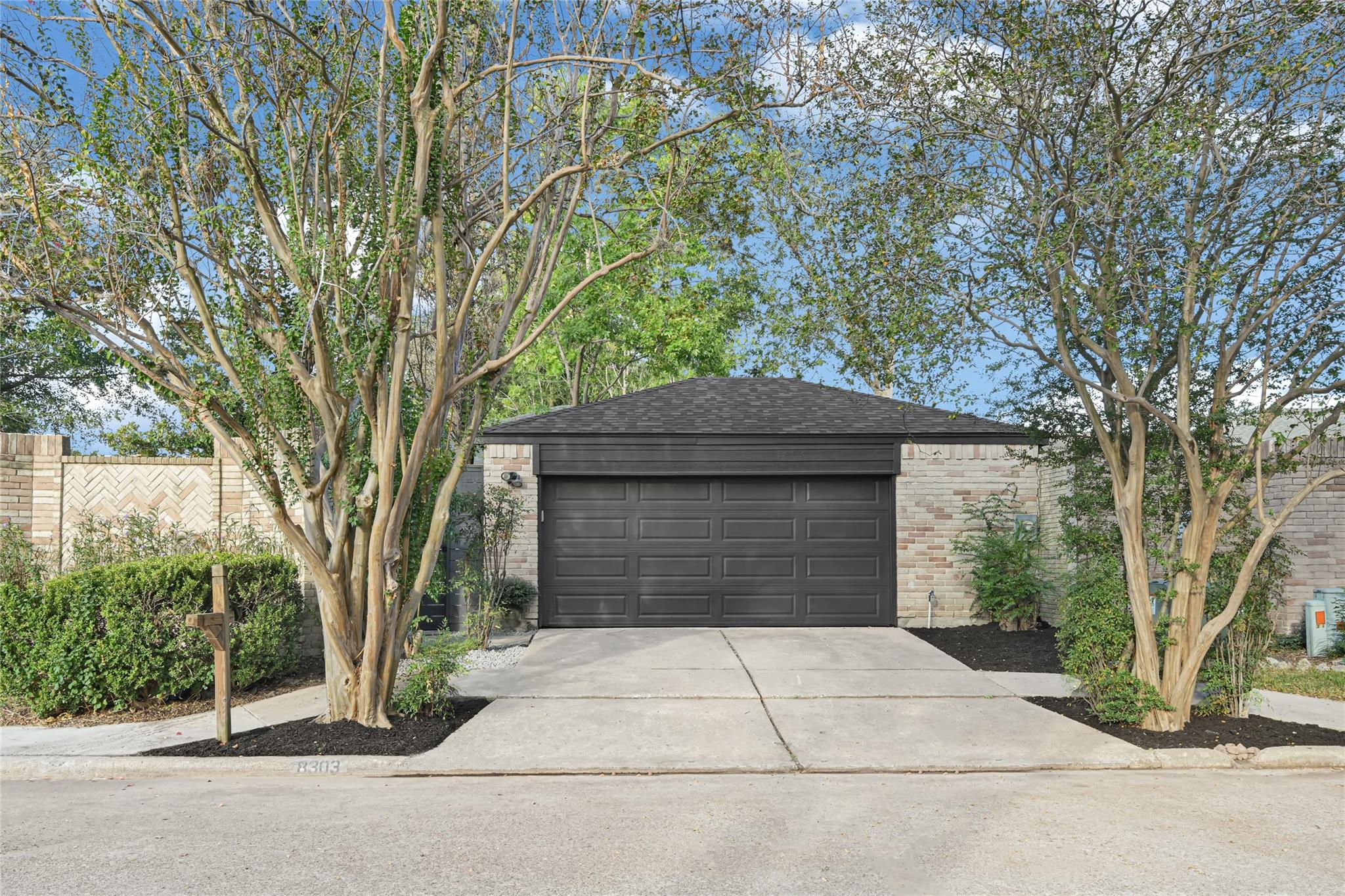 8303 Spring Wind Drive, Houston Tx 77040 Property Photo 1