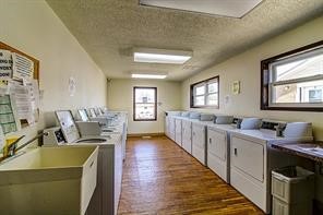 1043 Enterprise Ave Property Photo 6