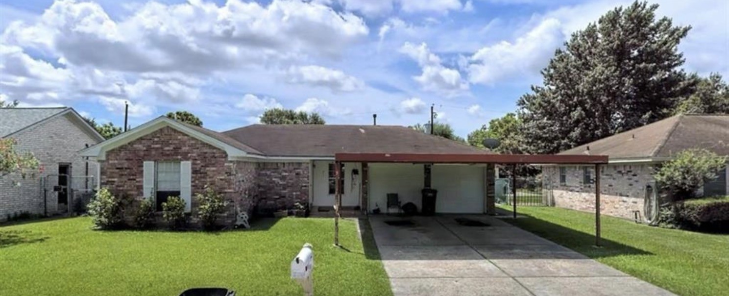 805 Northbend Drive Property Photo 1