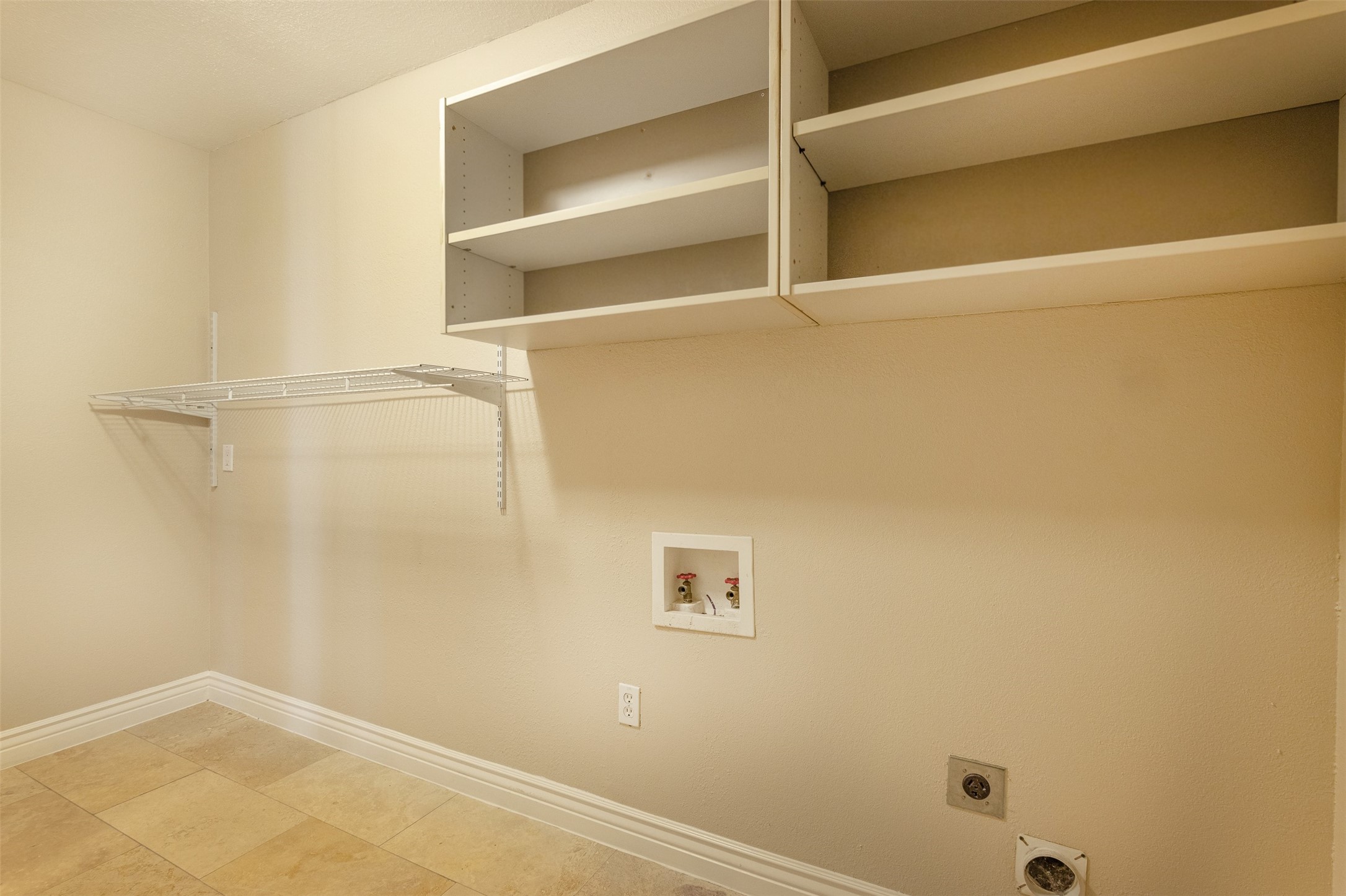 2098 Harland Drive Property Photo 20