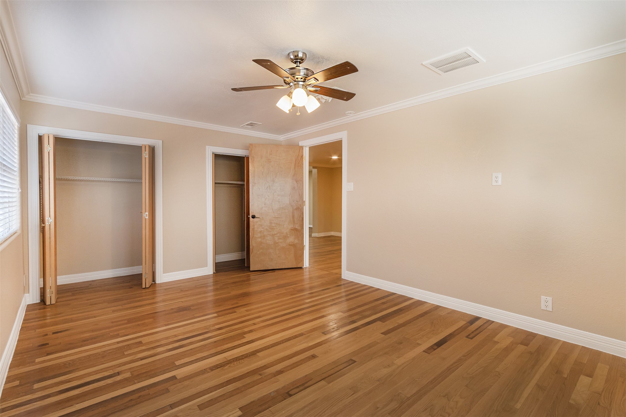 2098 Harland Drive Property Photo 39