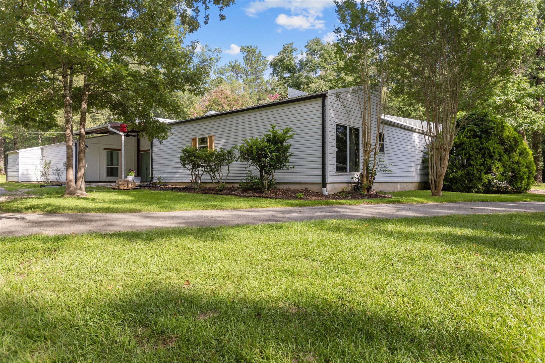 2021 Allendale Drive Property Photo 3