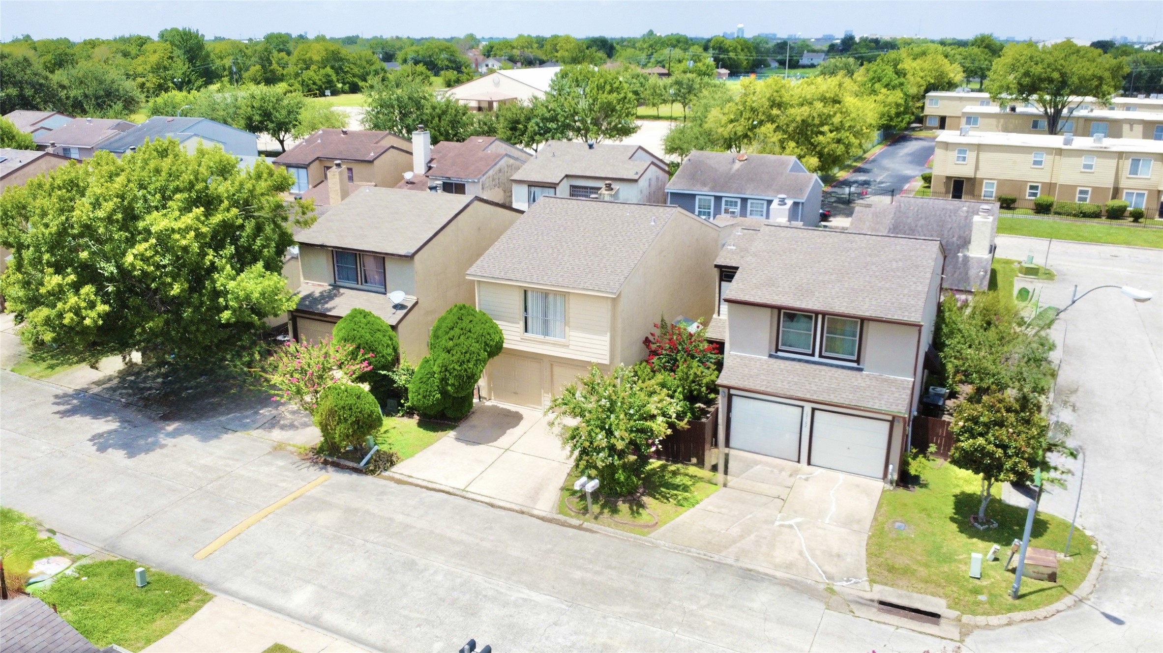 12504 Autumn Leaf Lane Property Photo 3