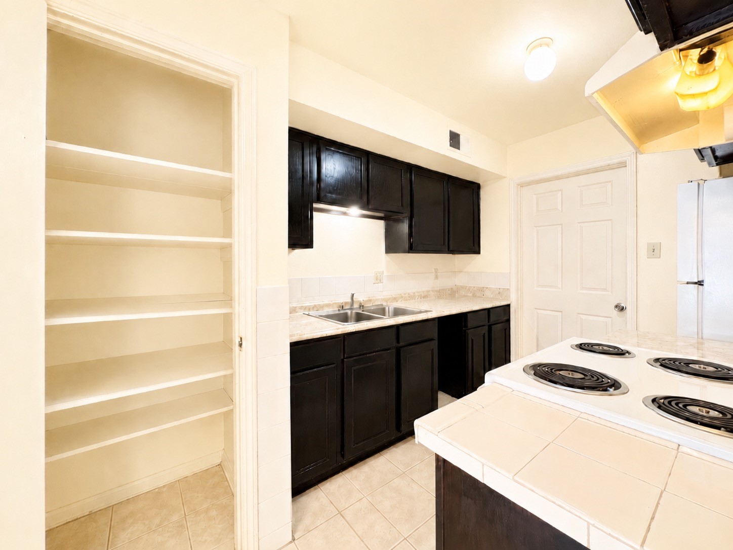 12504 Autumn Leaf Lane Property Photo 17