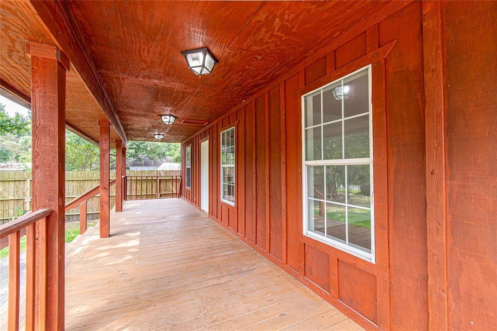 5010 Elm Street Property Photo 3