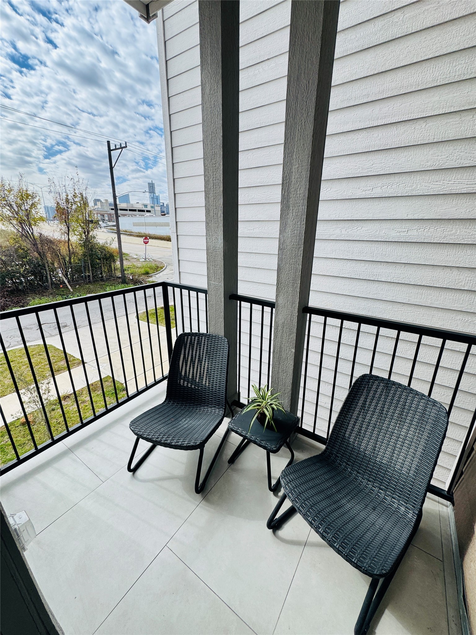 1811 Brooks Street Property Photo 10