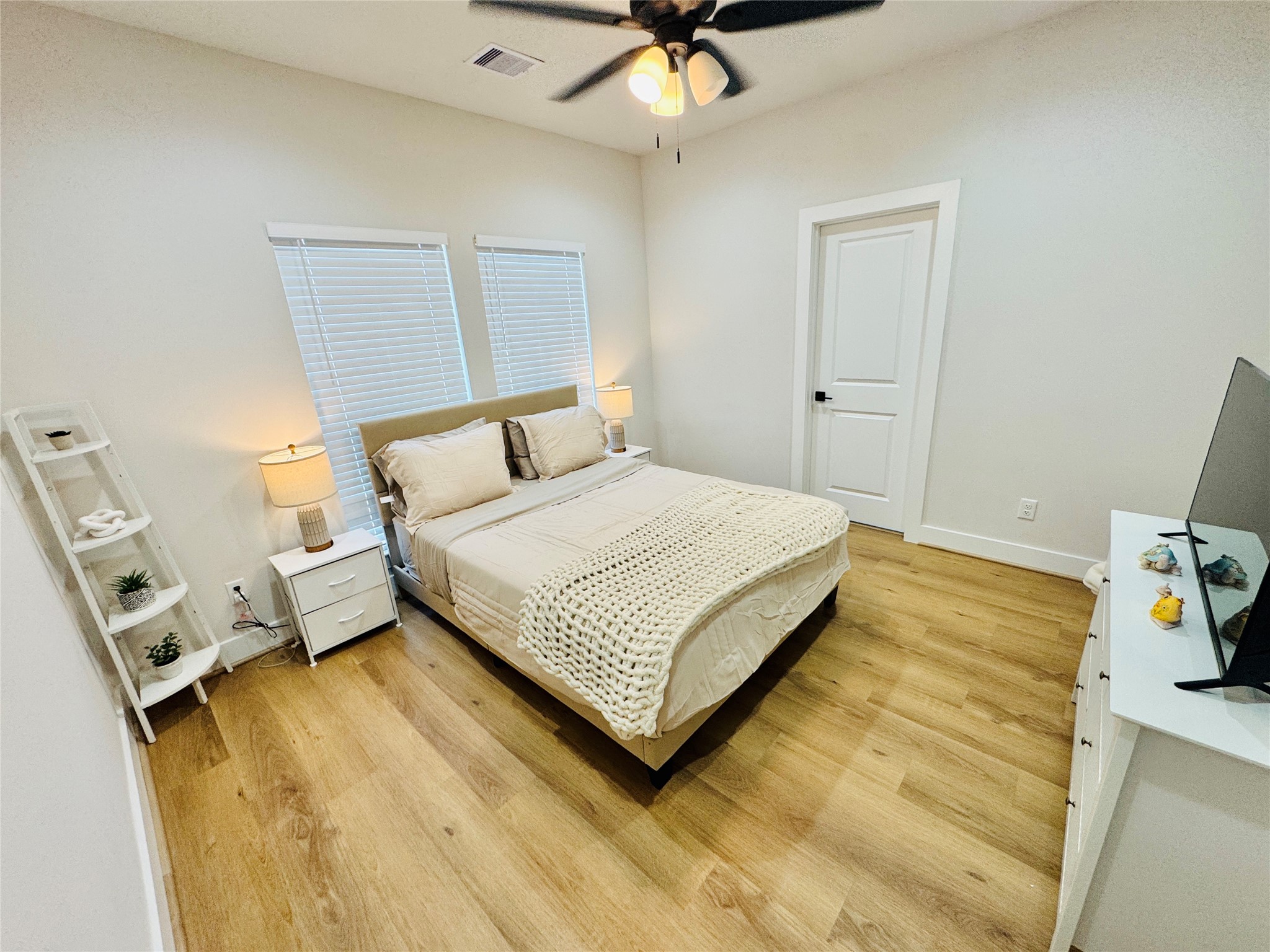 1811 Brooks Street Property Photo 12