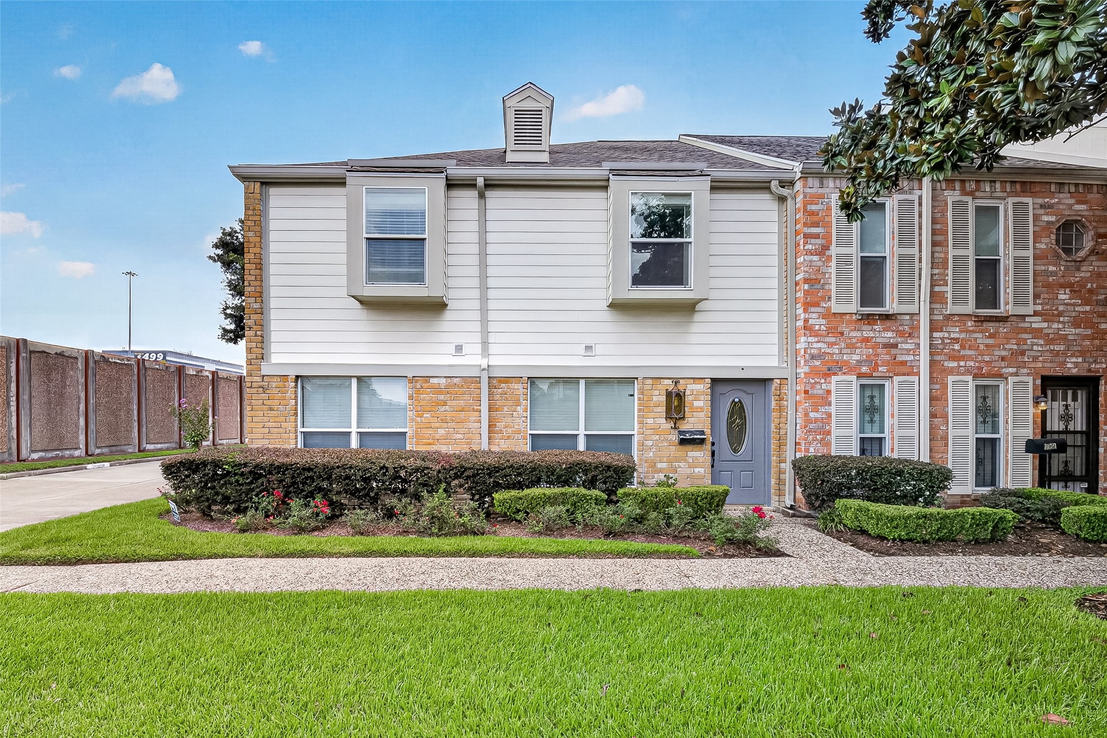 10383 Briar Forest Drive Property Photo 1