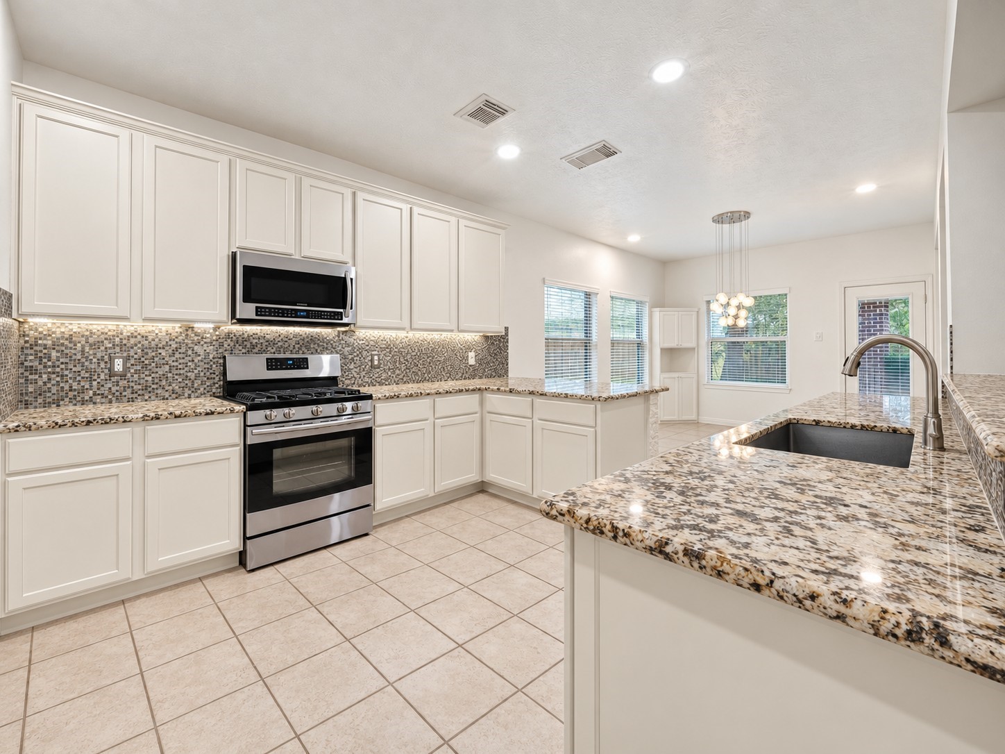 2602 Falcon Knoll Lane Property Photo 4