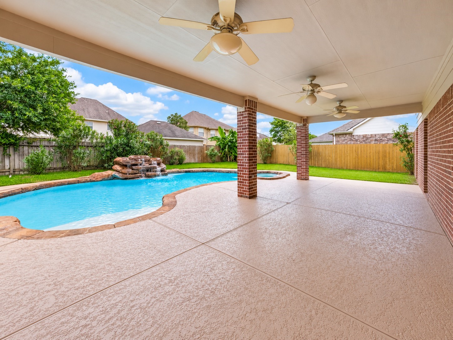 2602 Falcon Knoll Lane Property Photo 17