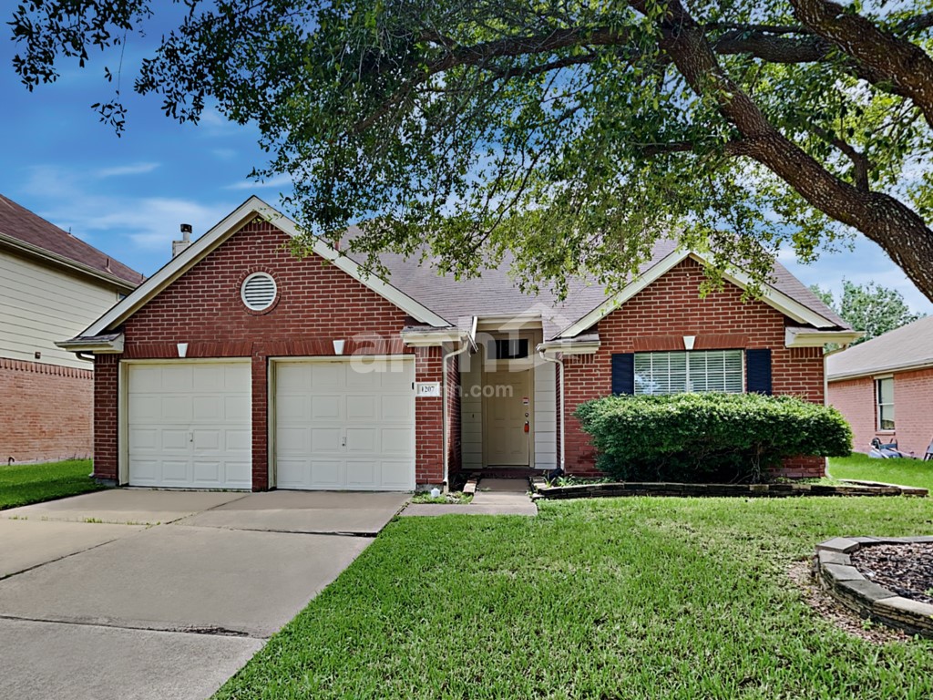 1207 Nantere Court Property Photo 1