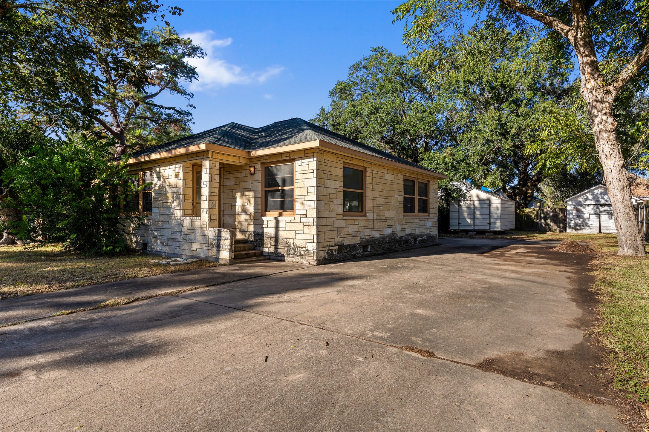 407 S 4th Street Property Photo 1