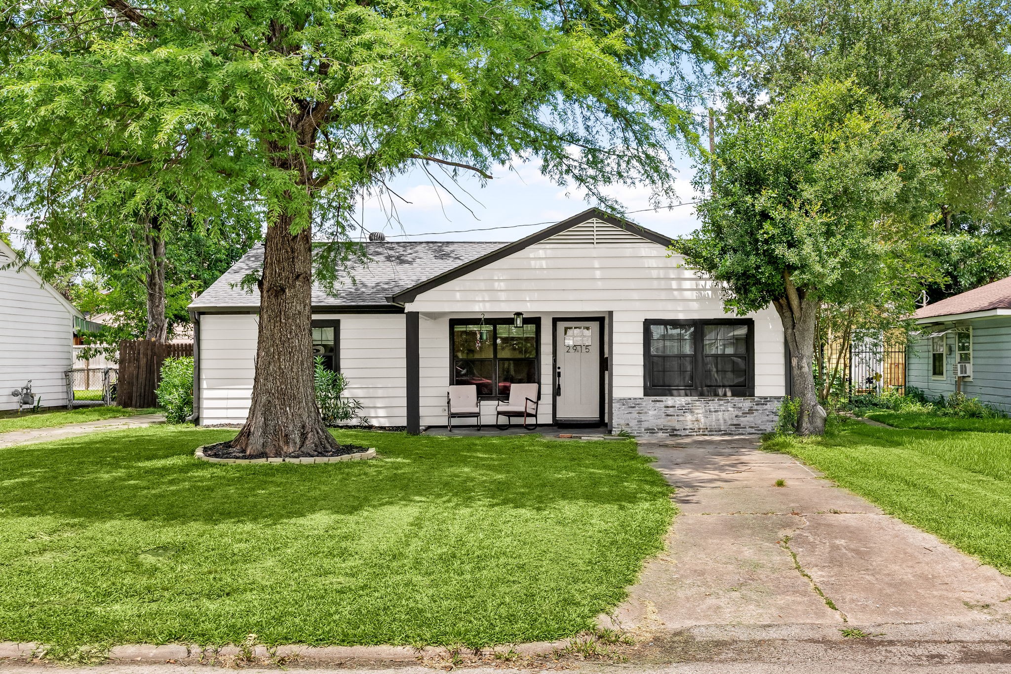 2915 Robertson Street Property Photo 3