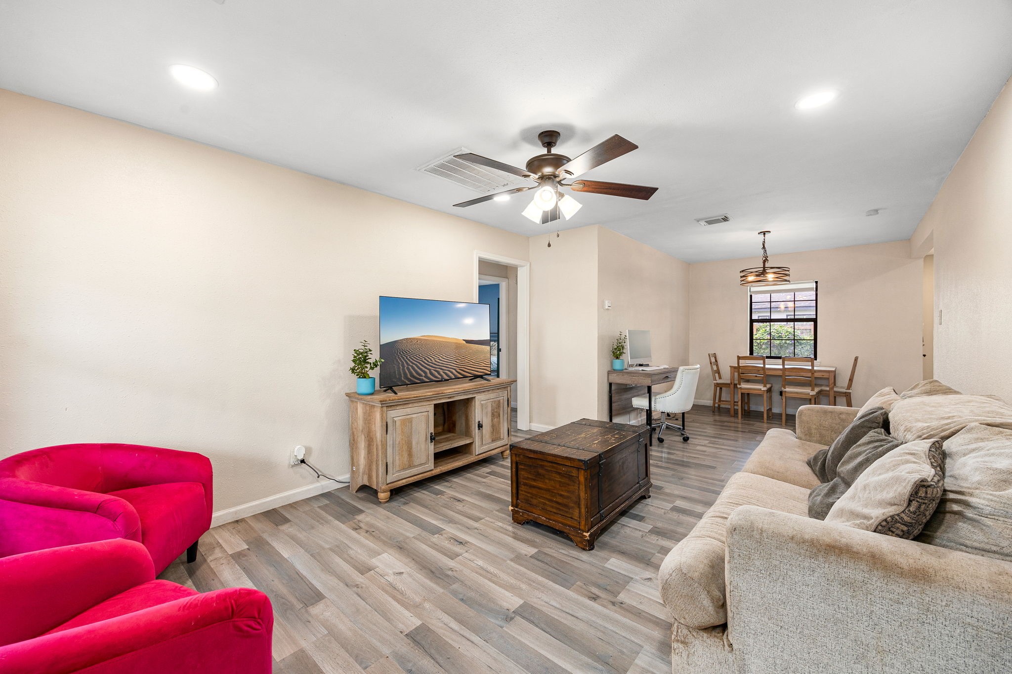 2915 Robertson Street Property Photo 7