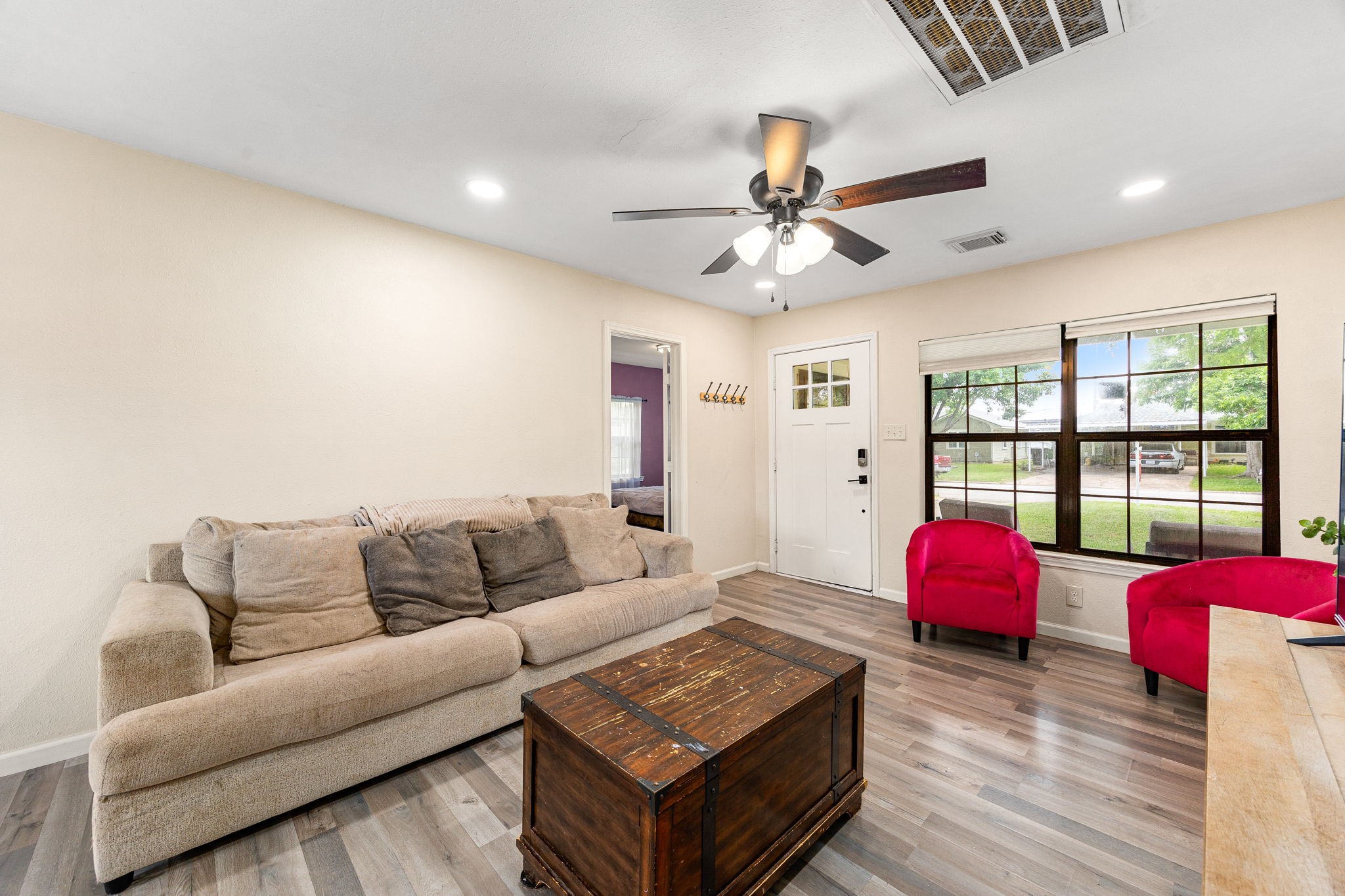 2915 Robertson Street Property Photo 9