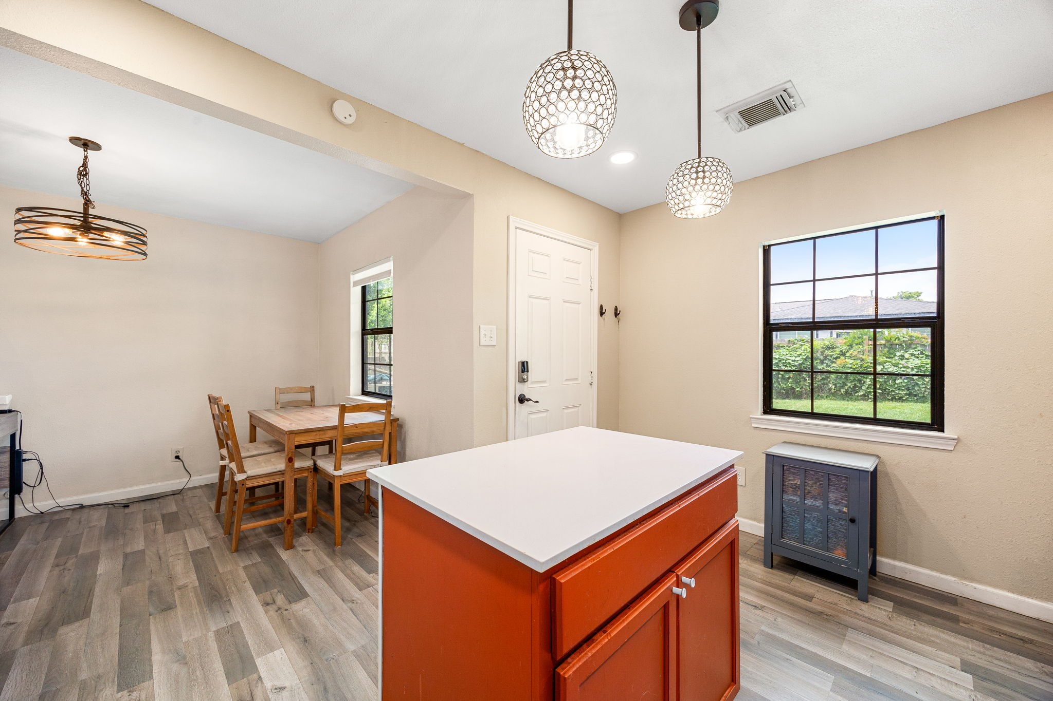 2915 Robertson Street Property Photo 13