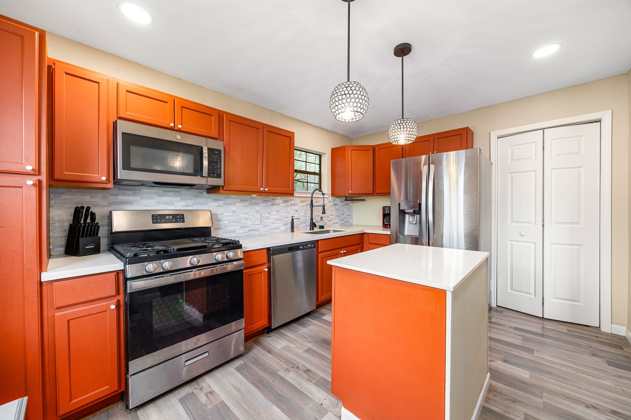 2915 Robertson Street Property Photo 15