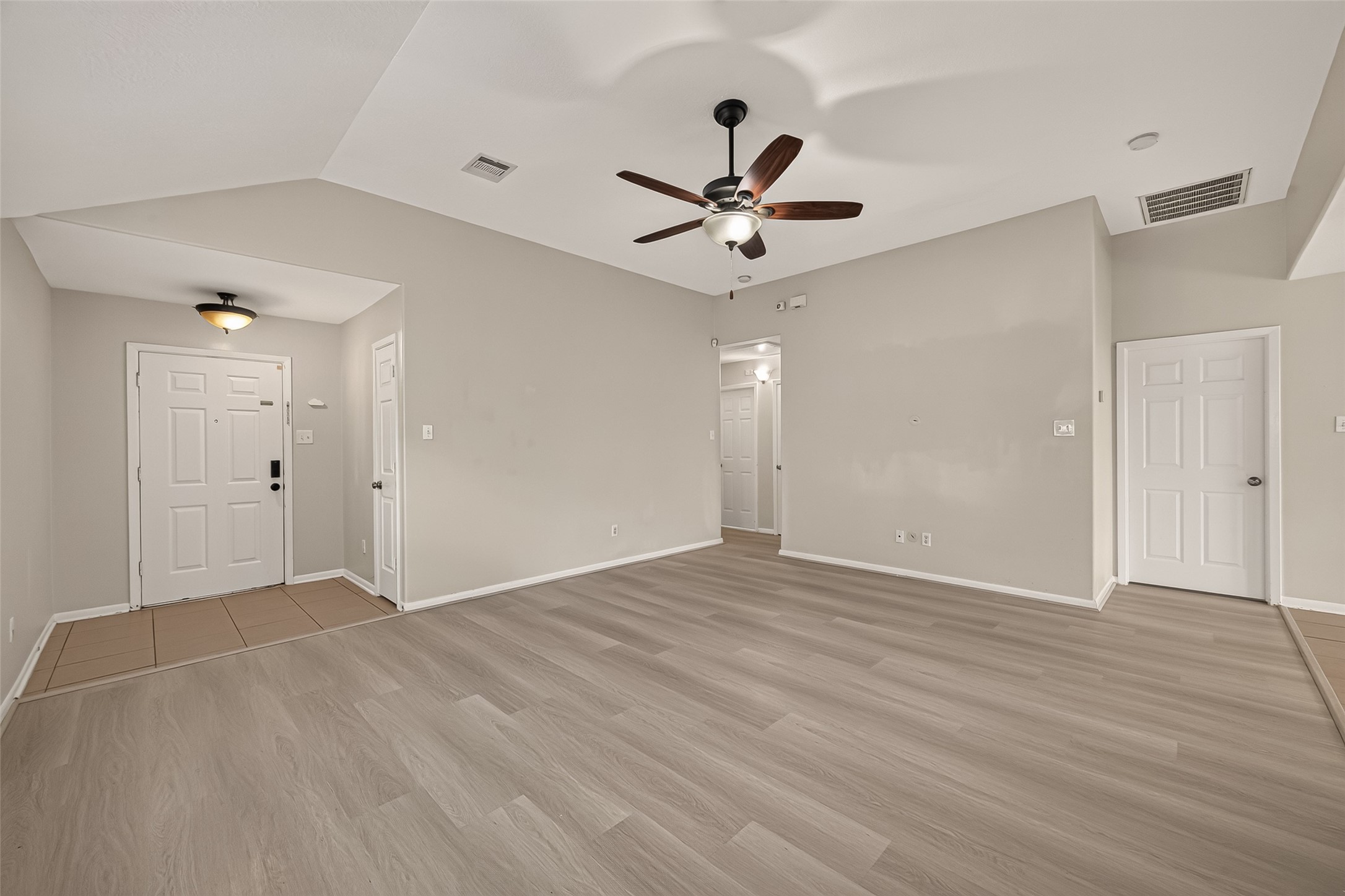 6619 Wellington Meadows Drive Property Photo 8