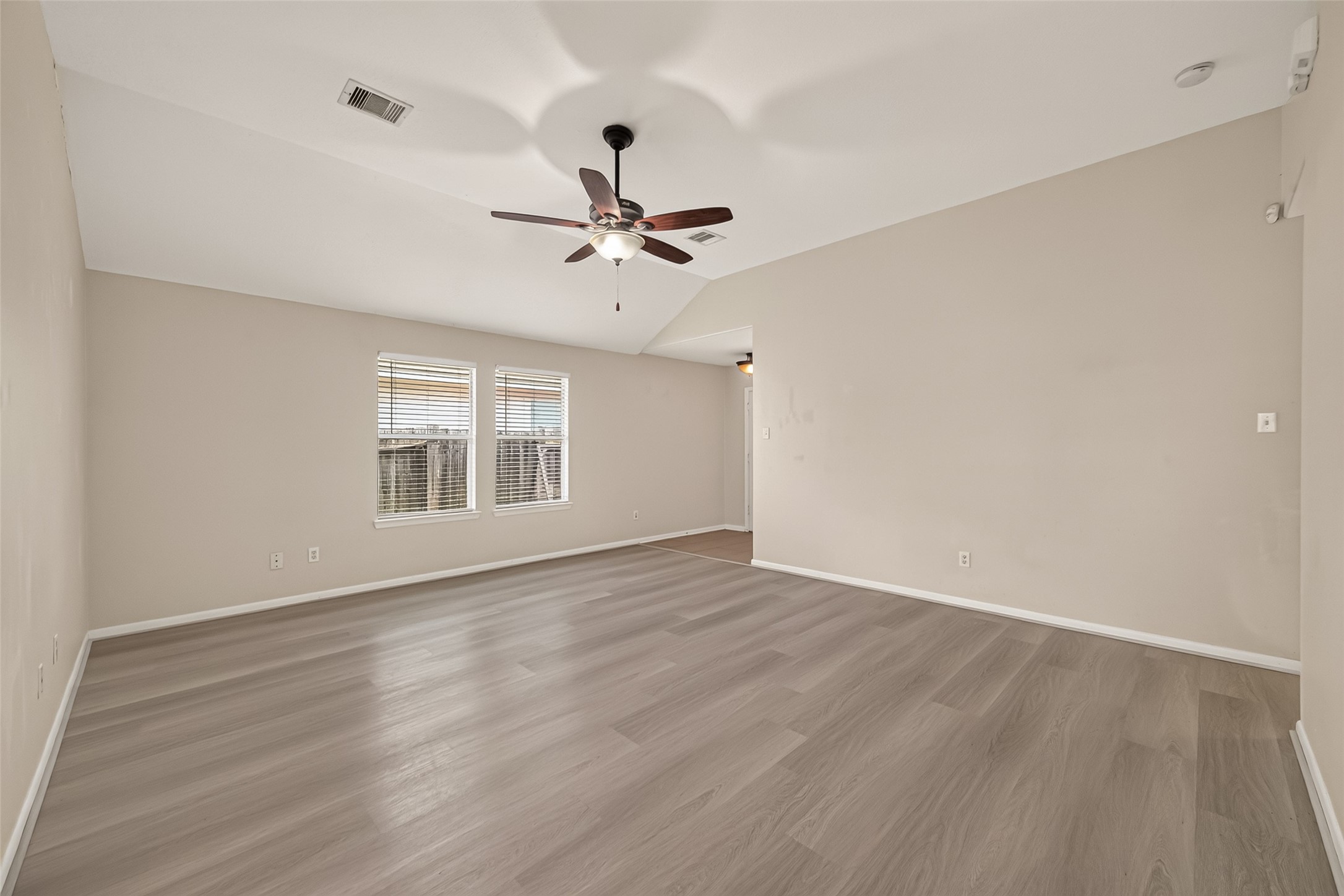 6619 Wellington Meadows Drive Property Photo 9