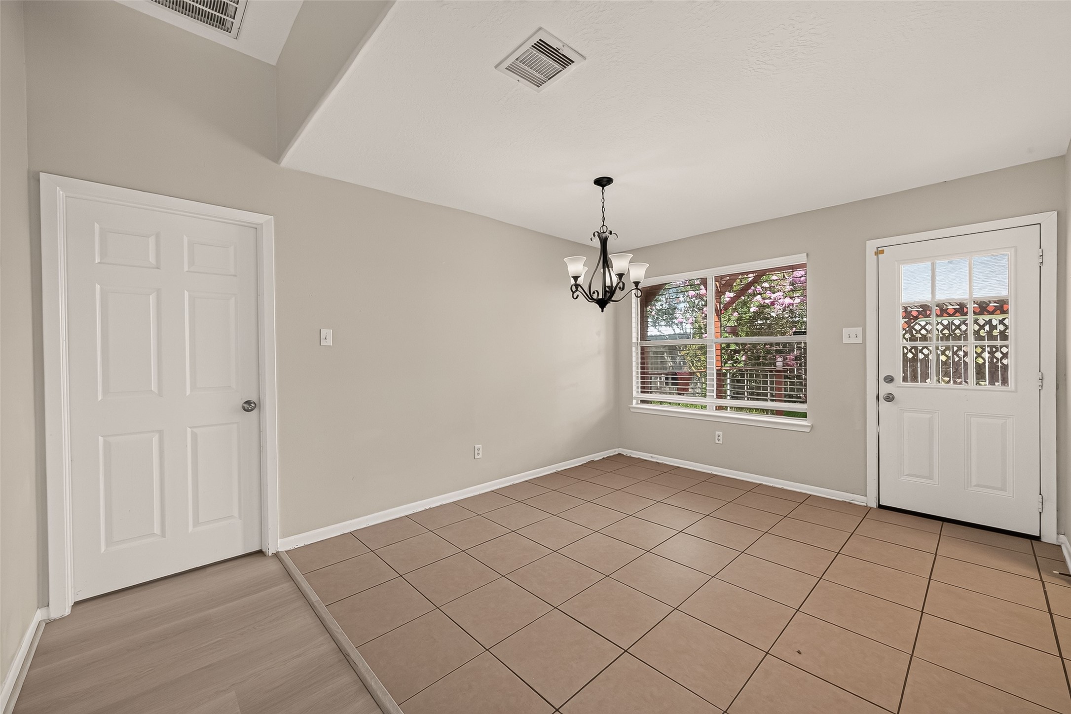 6619 Wellington Meadows Drive Property Photo 11