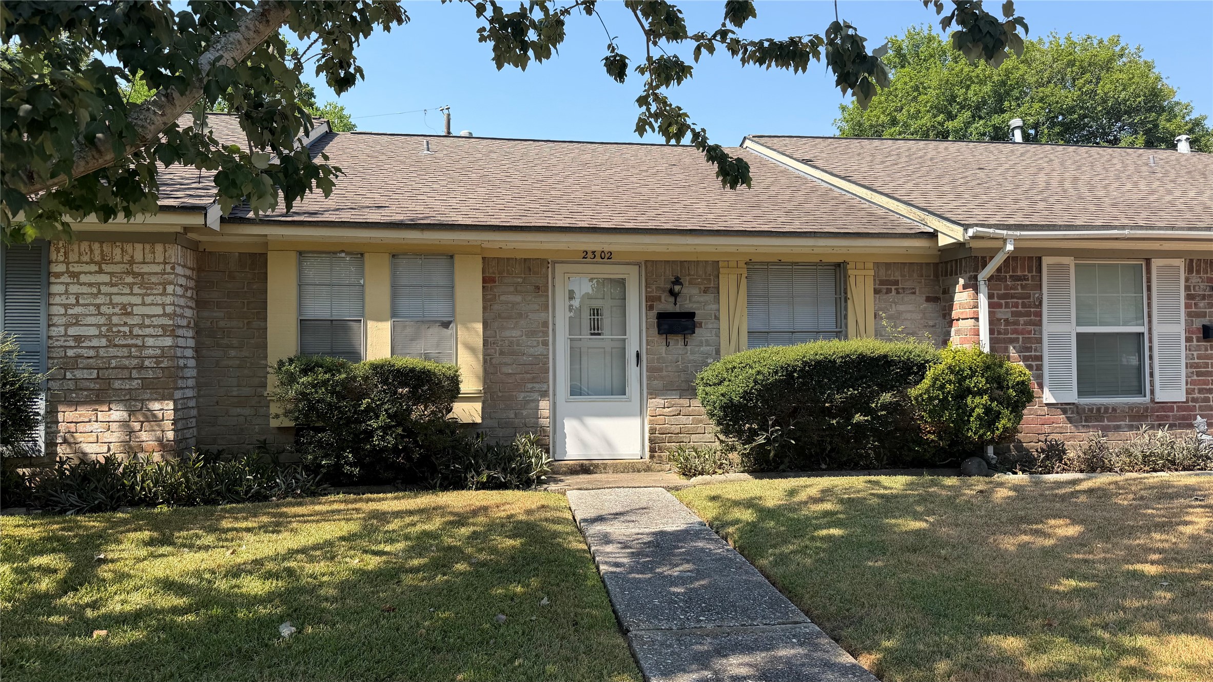 2302 Buchanan Drive Property Photo 1