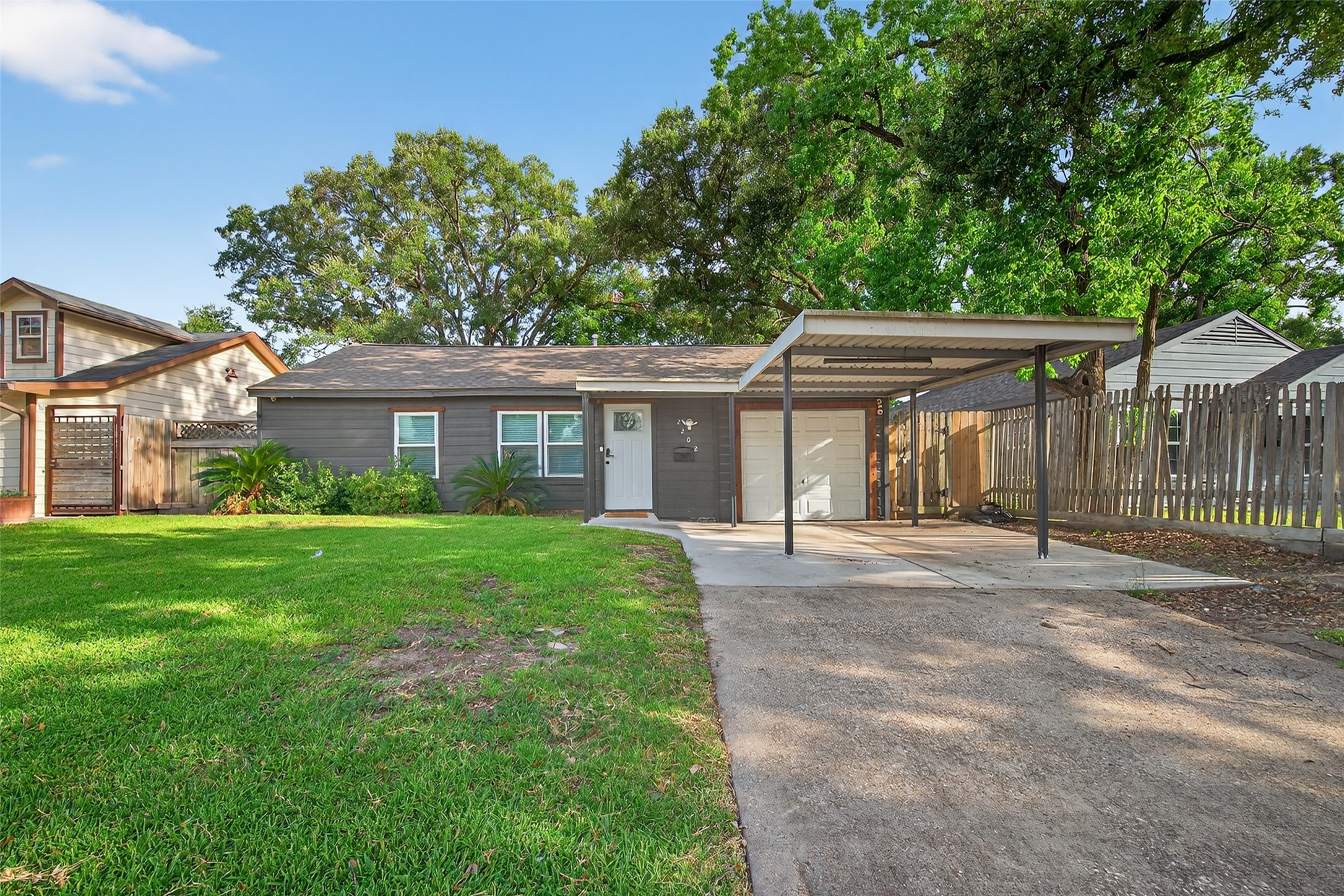 2202 Camille Street Property Photo