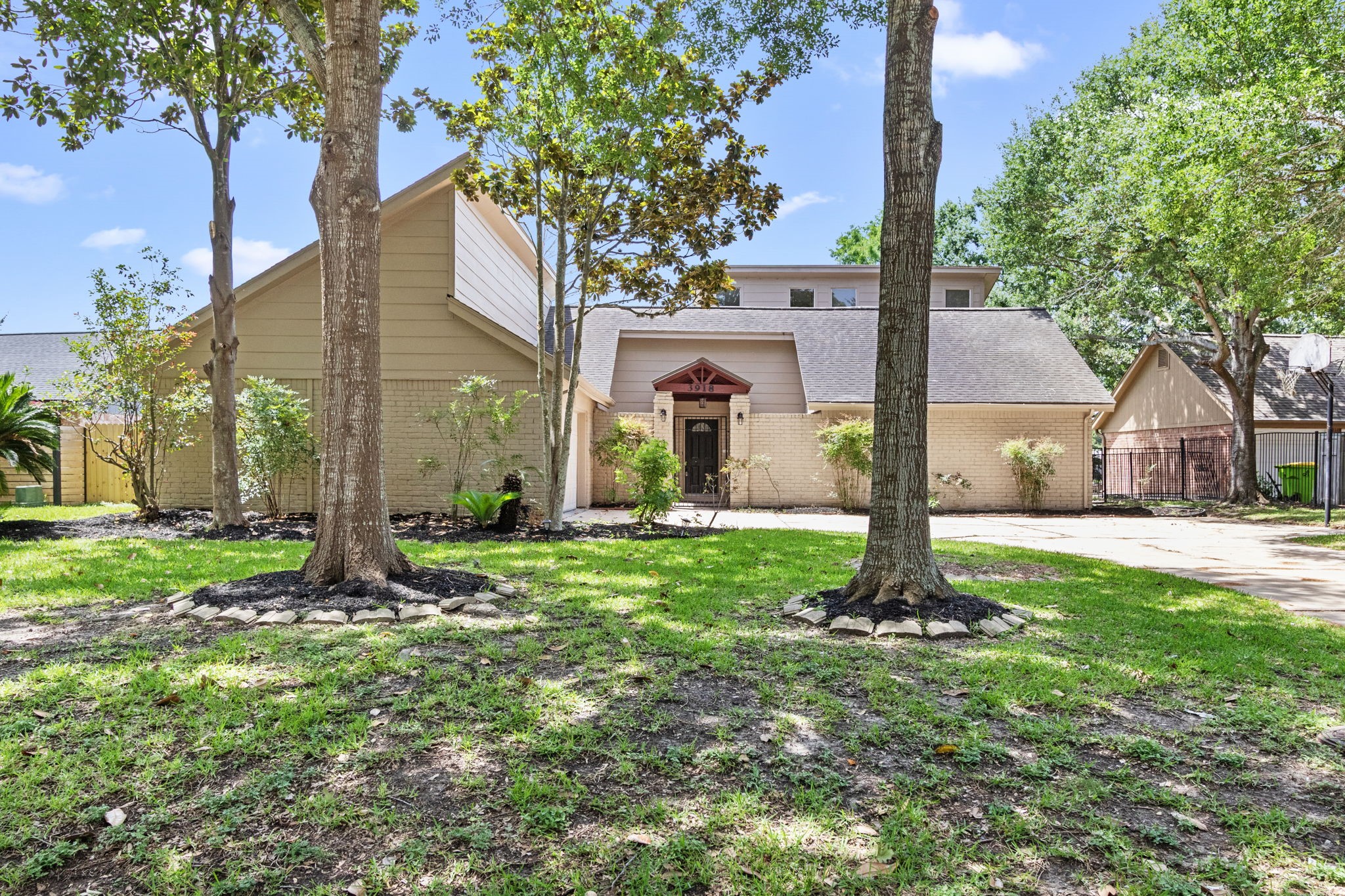 3918 Point Clear Drive Property Photo 1