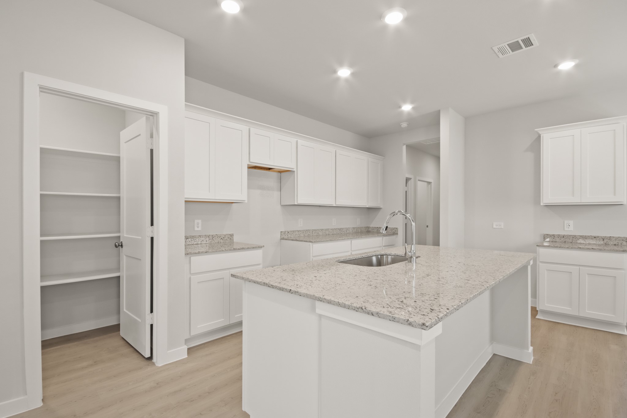 4022 Ancient Honor Drive Property Photo 6