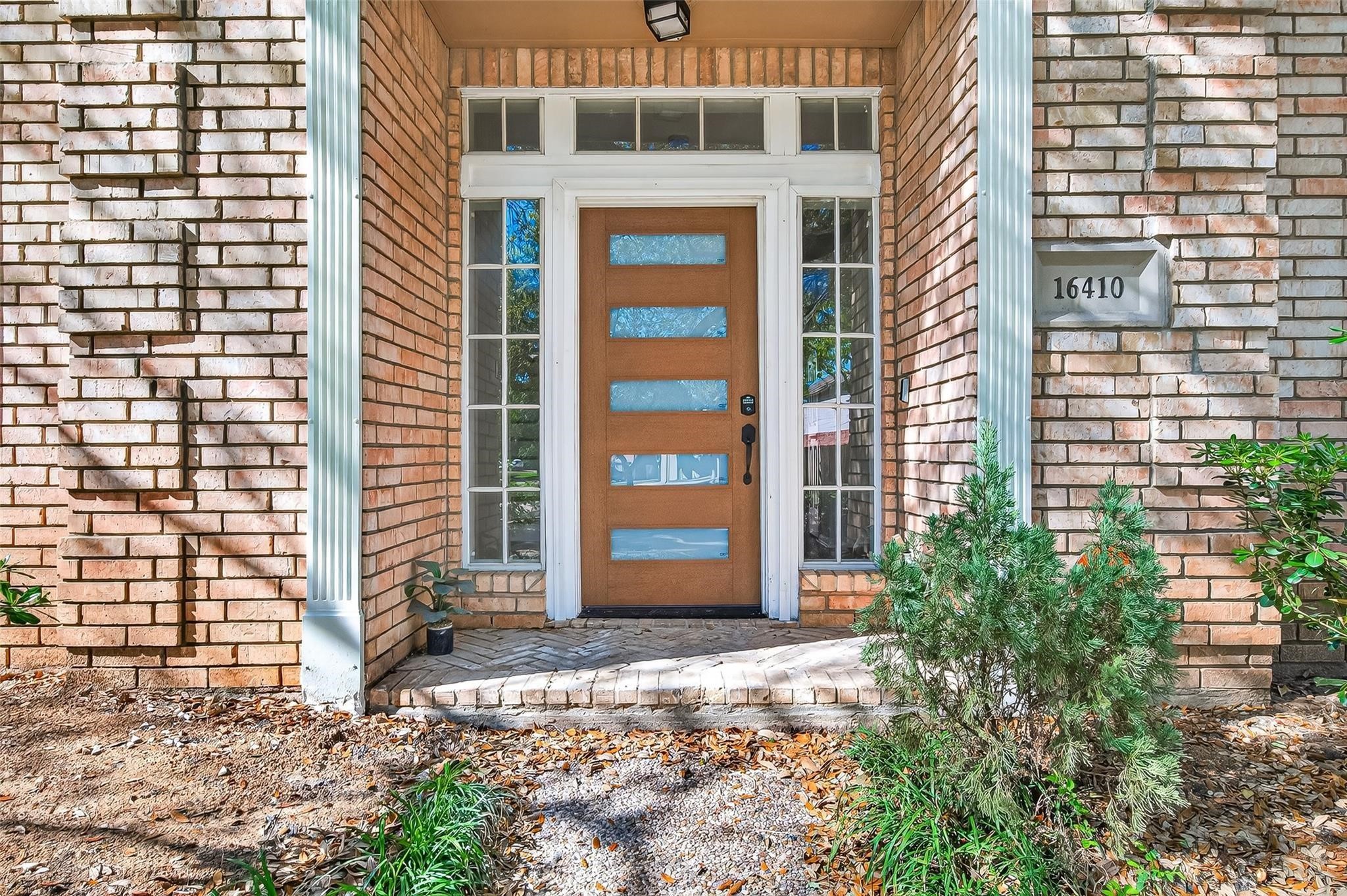 16410 Fondren Grove Drive Property Photo 5