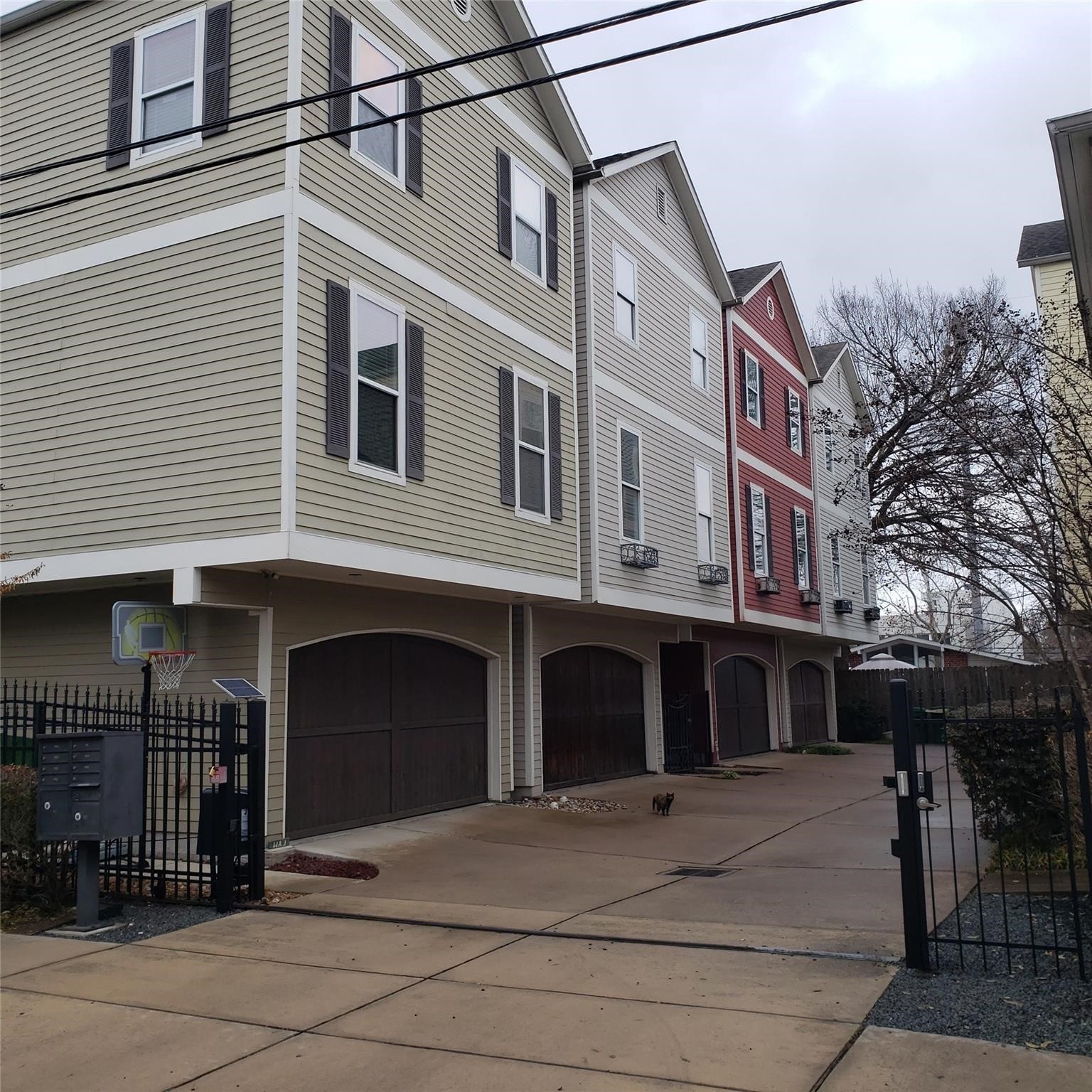 916 Lawrence Street C Property Photo 1
