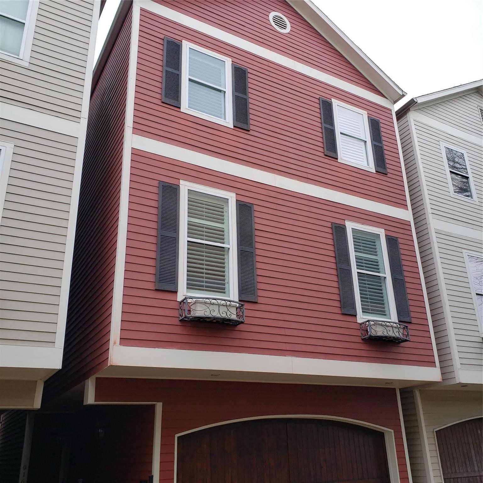 916 Lawrence Street C Property Photo 1