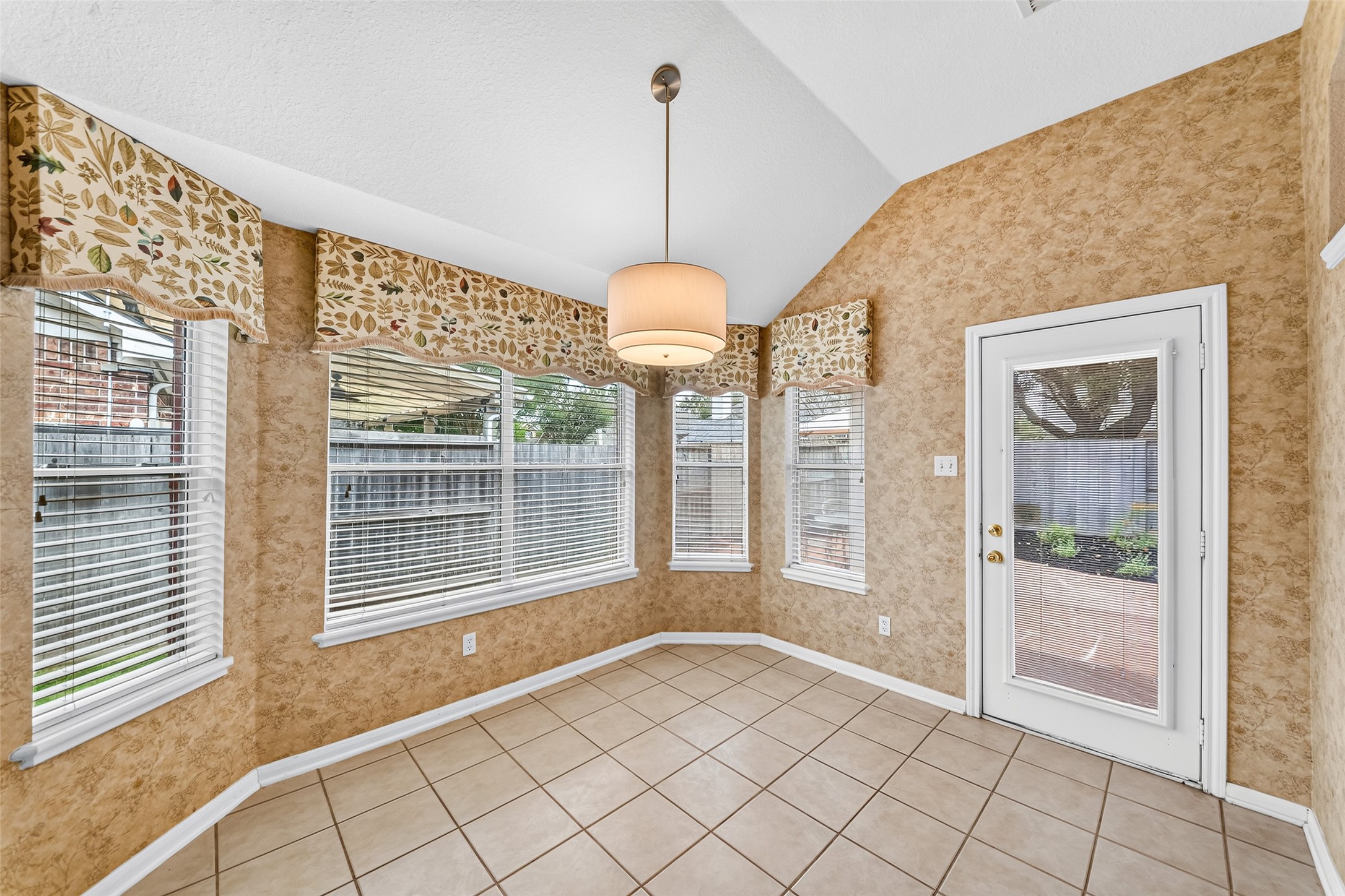 1114 Bringewood Chase Drive Property Photo 18