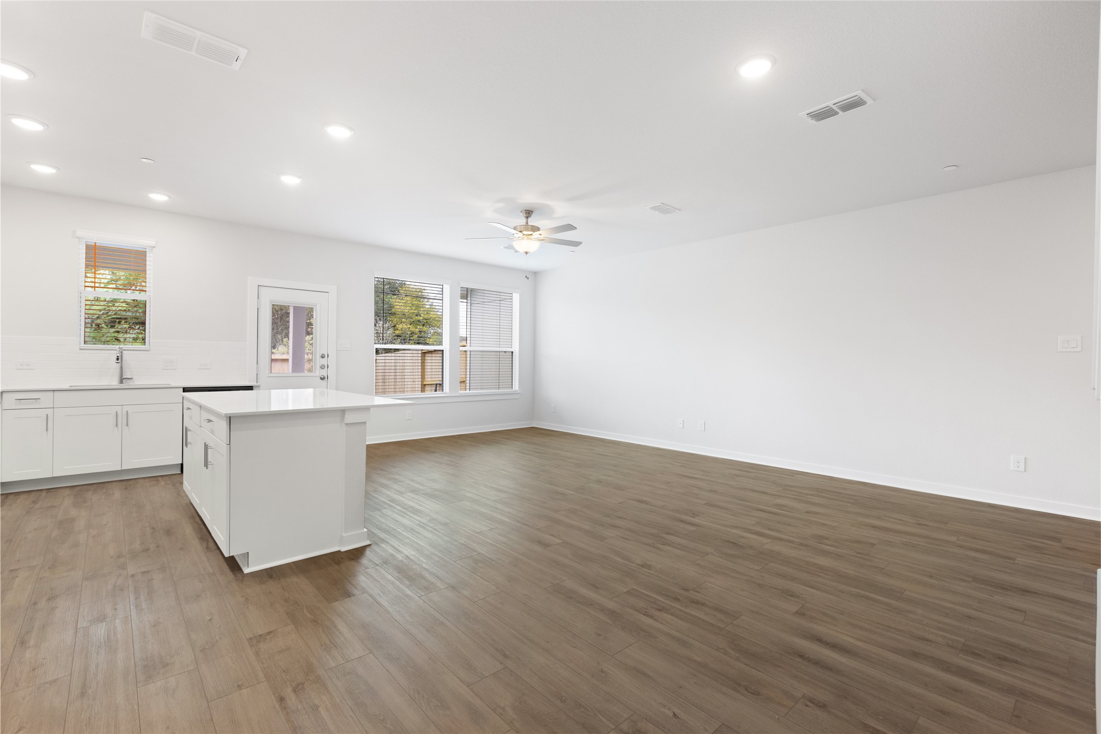 8104 Danson Lane Property Photo 7