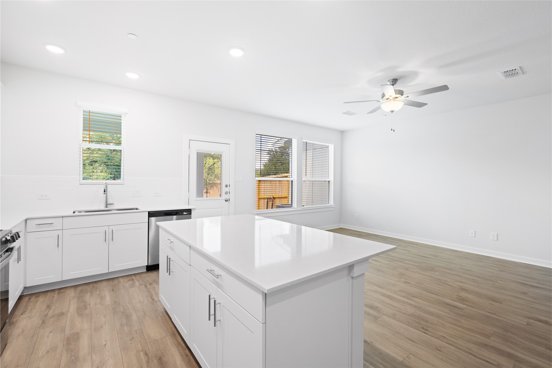 8104 Danson Lane Property Photo 8