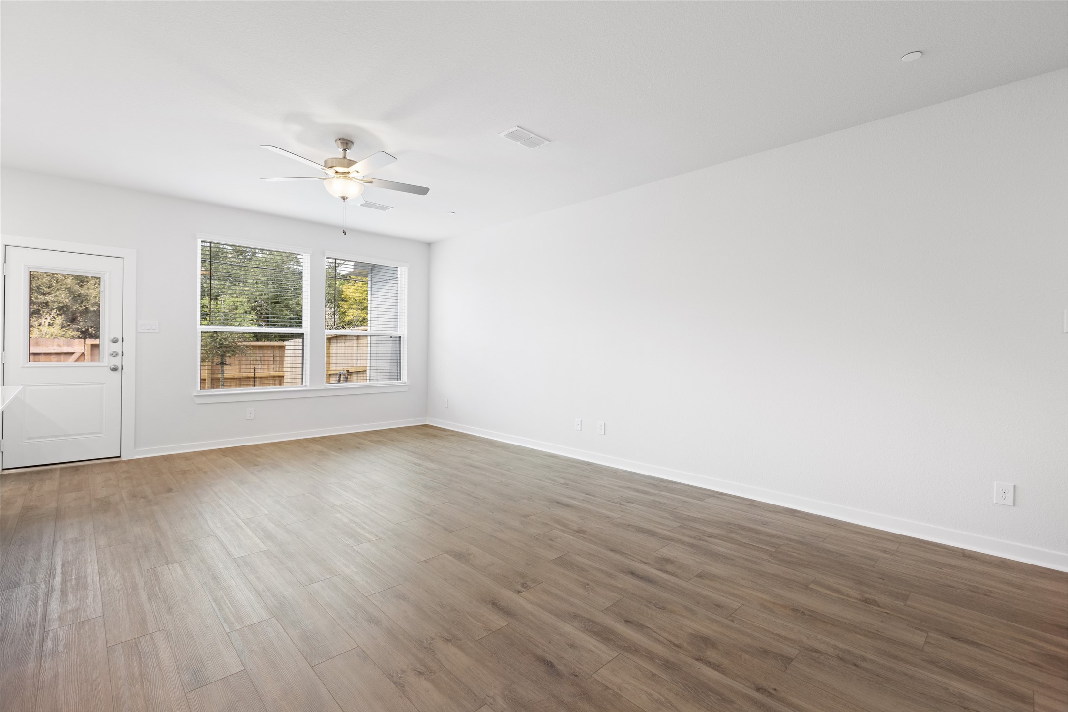 8104 Danson Lane Property Photo 10