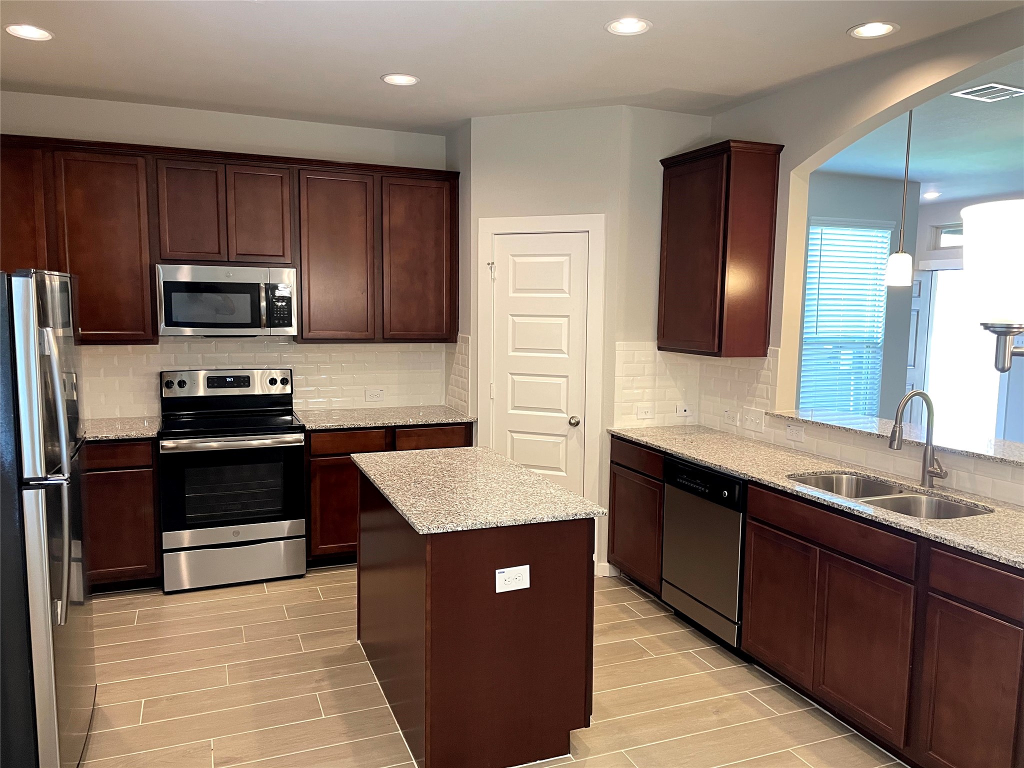 101 Wickersham B Property Photo 5
