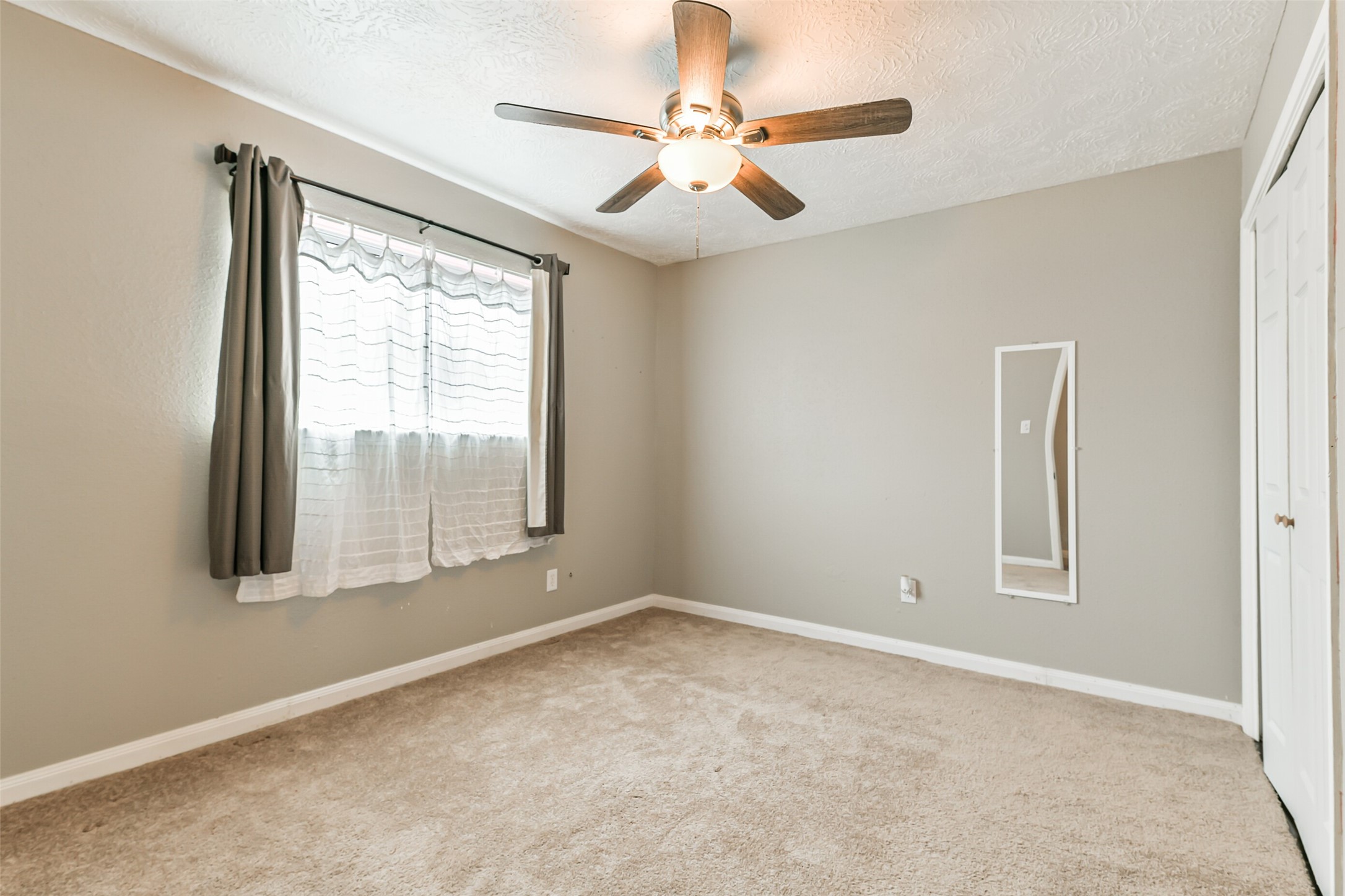 207 Woodvale Drive Property Photo 28