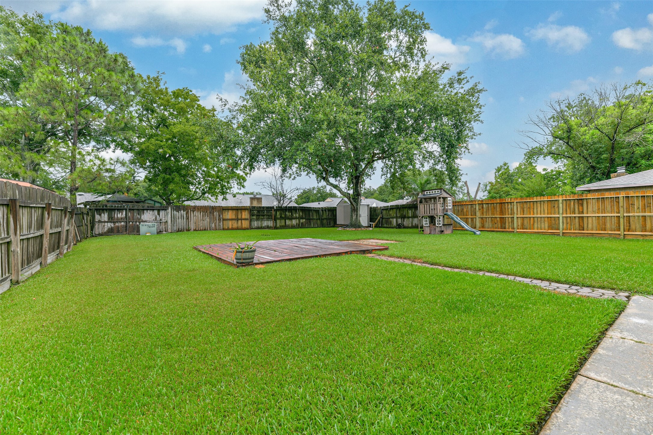 207 Woodvale Drive Property Photo 30
