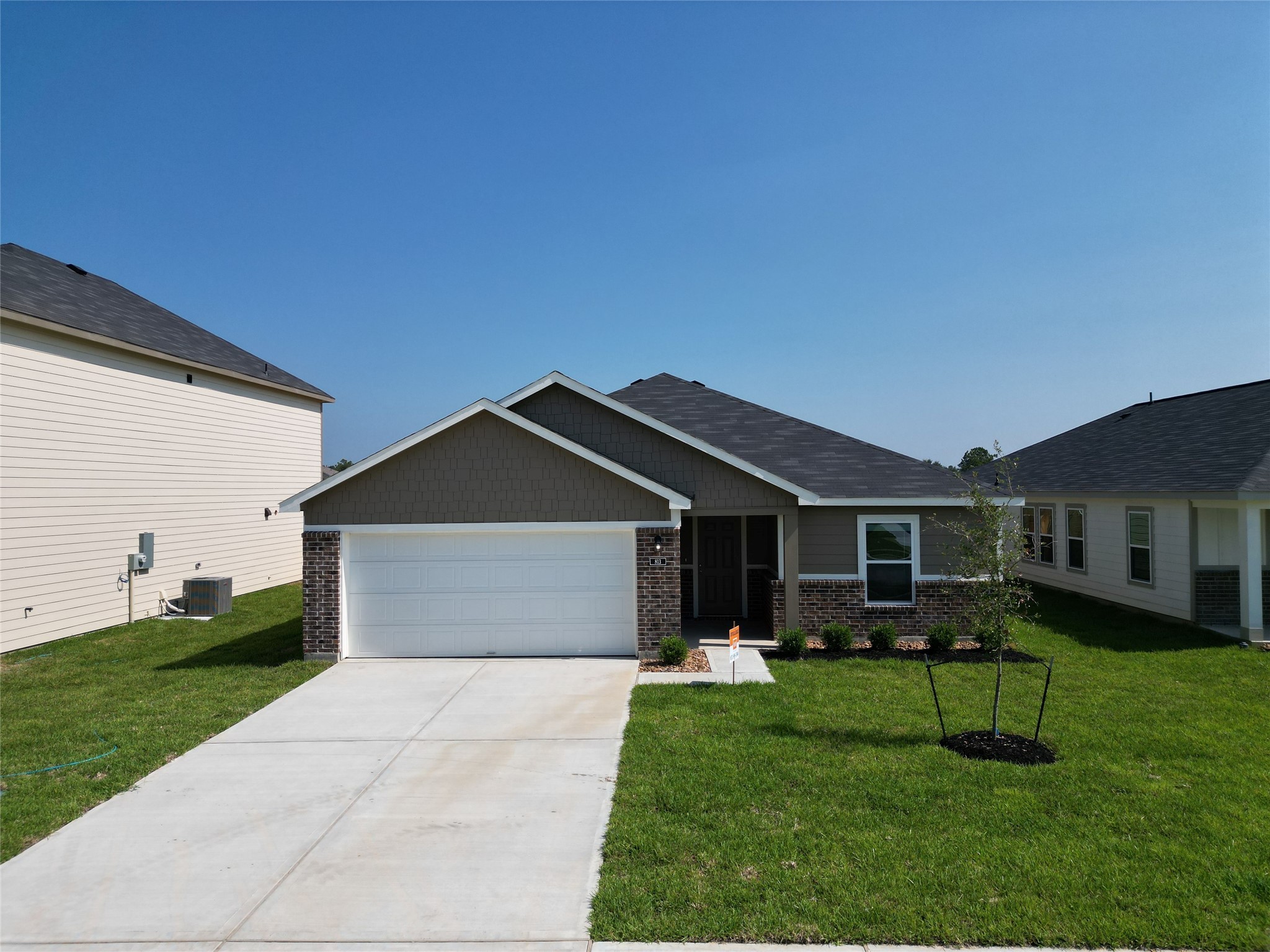 813 Stoney Point Lane Property Photo 1